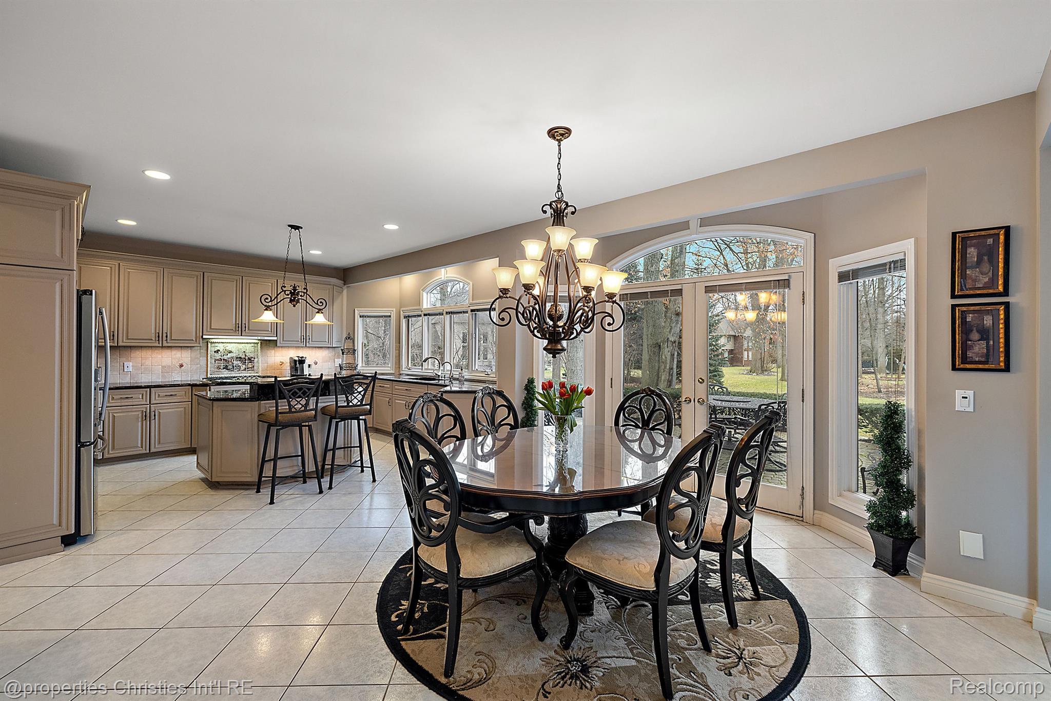 52388 WOODSIDE Court