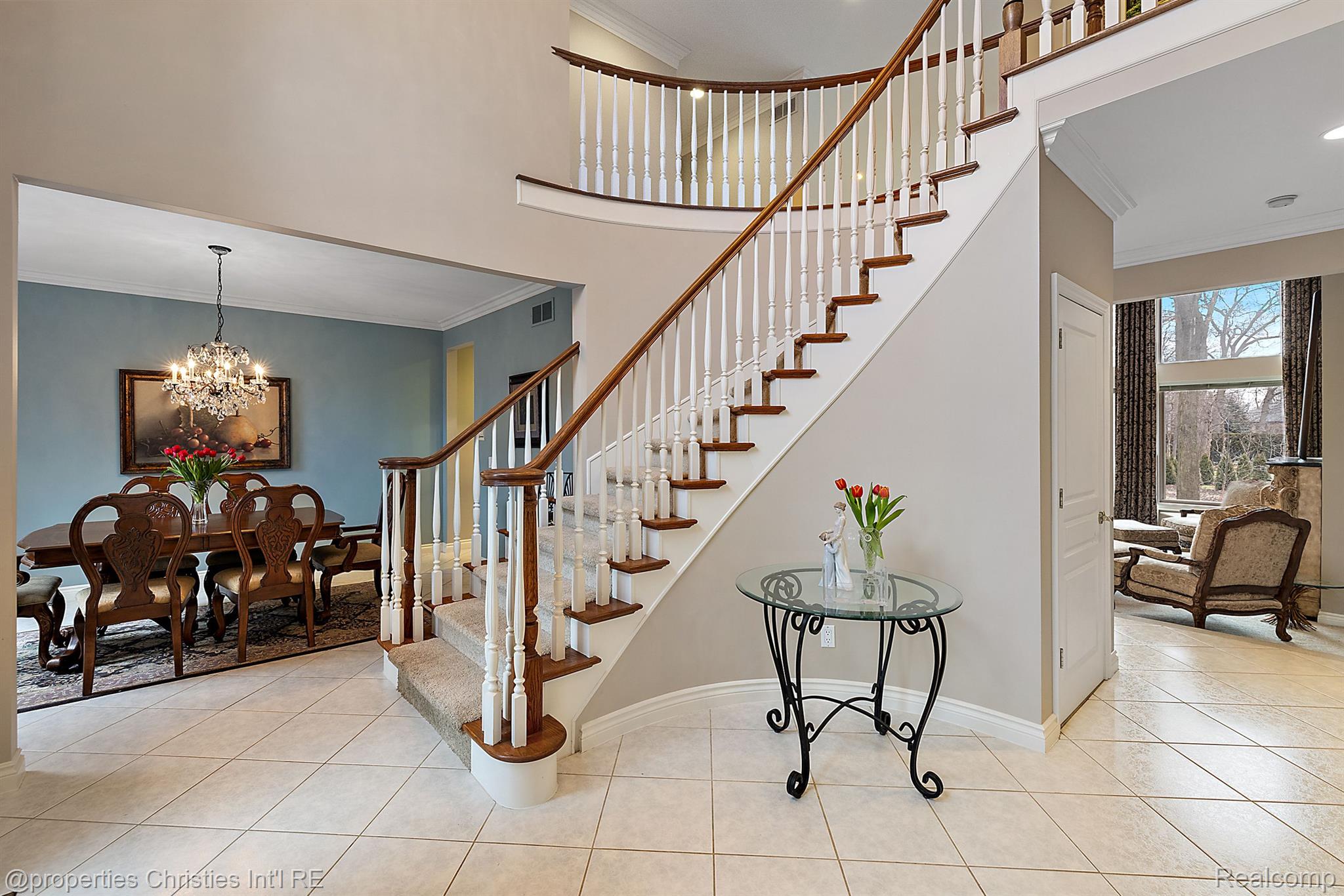 52388 WOODSIDE Court
