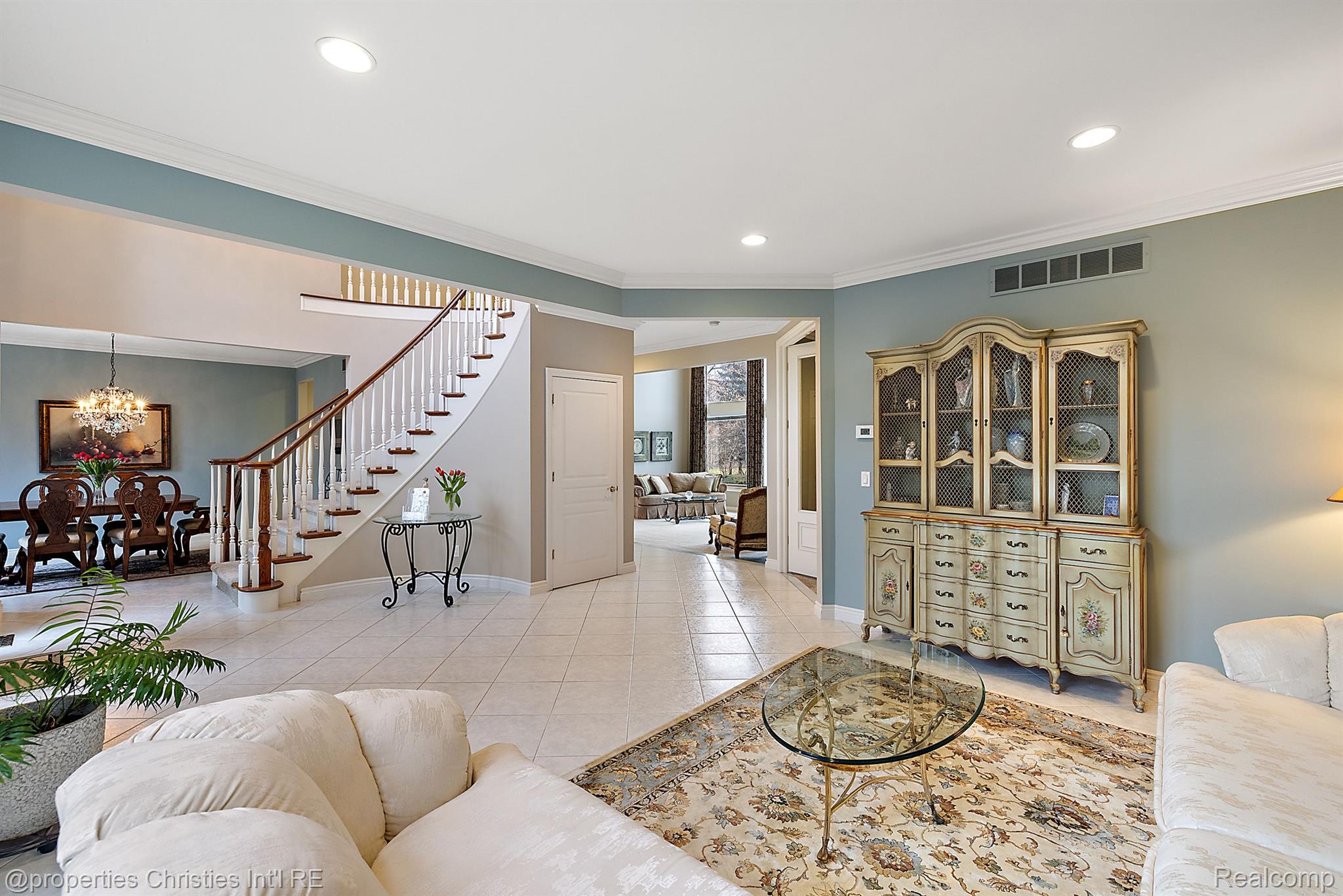 52388 WOODSIDE Court