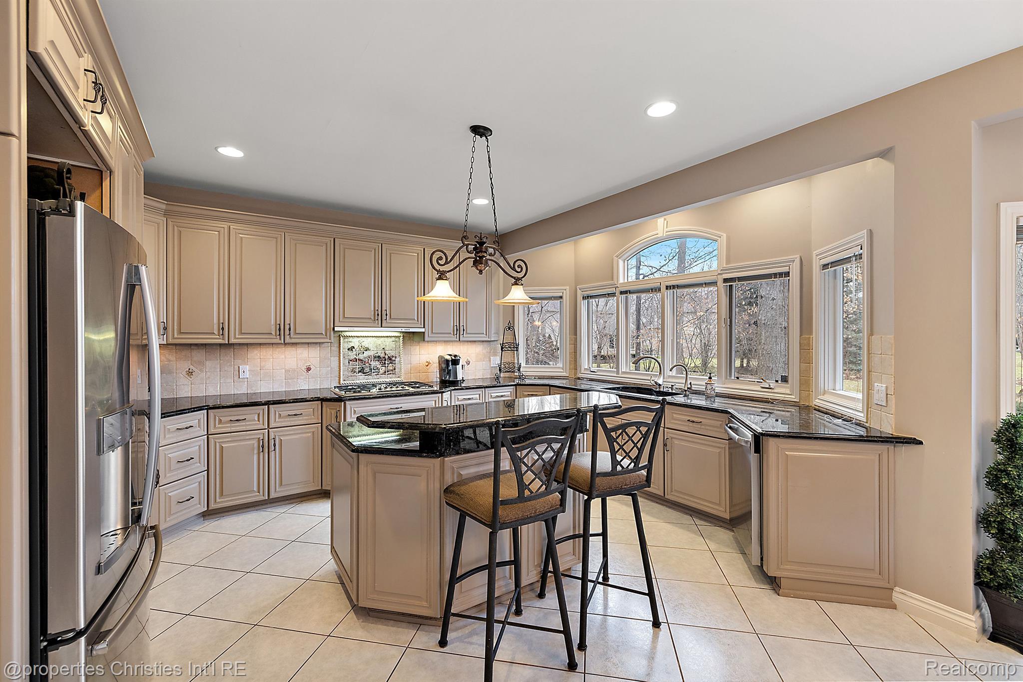 52388 WOODSIDE Court