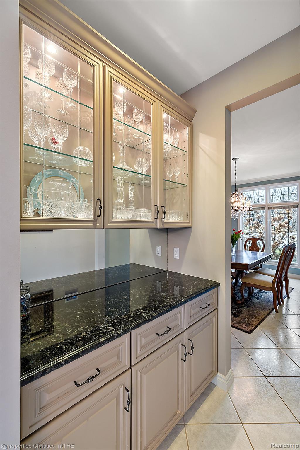 52388 WOODSIDE Court