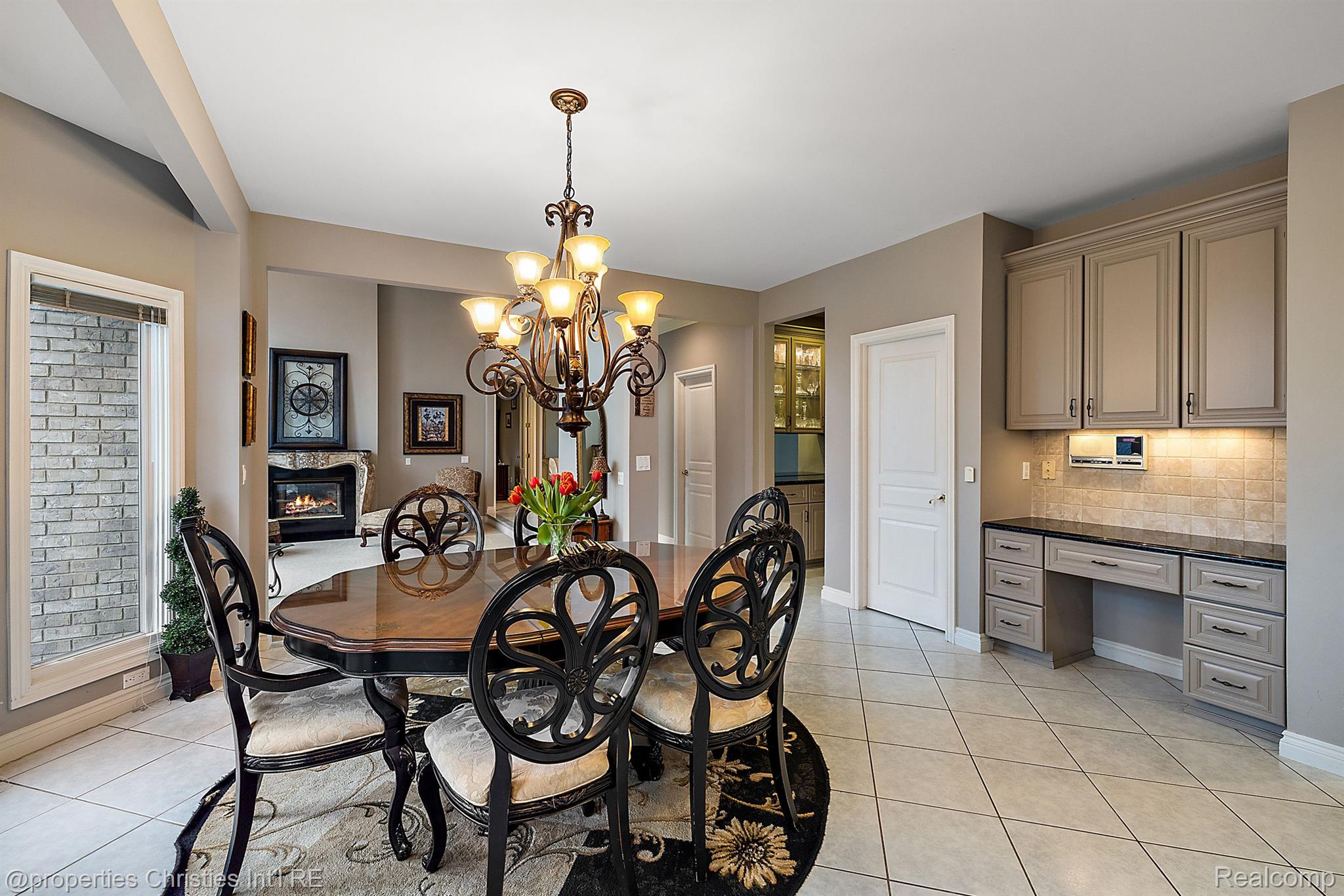 52388 WOODSIDE Court