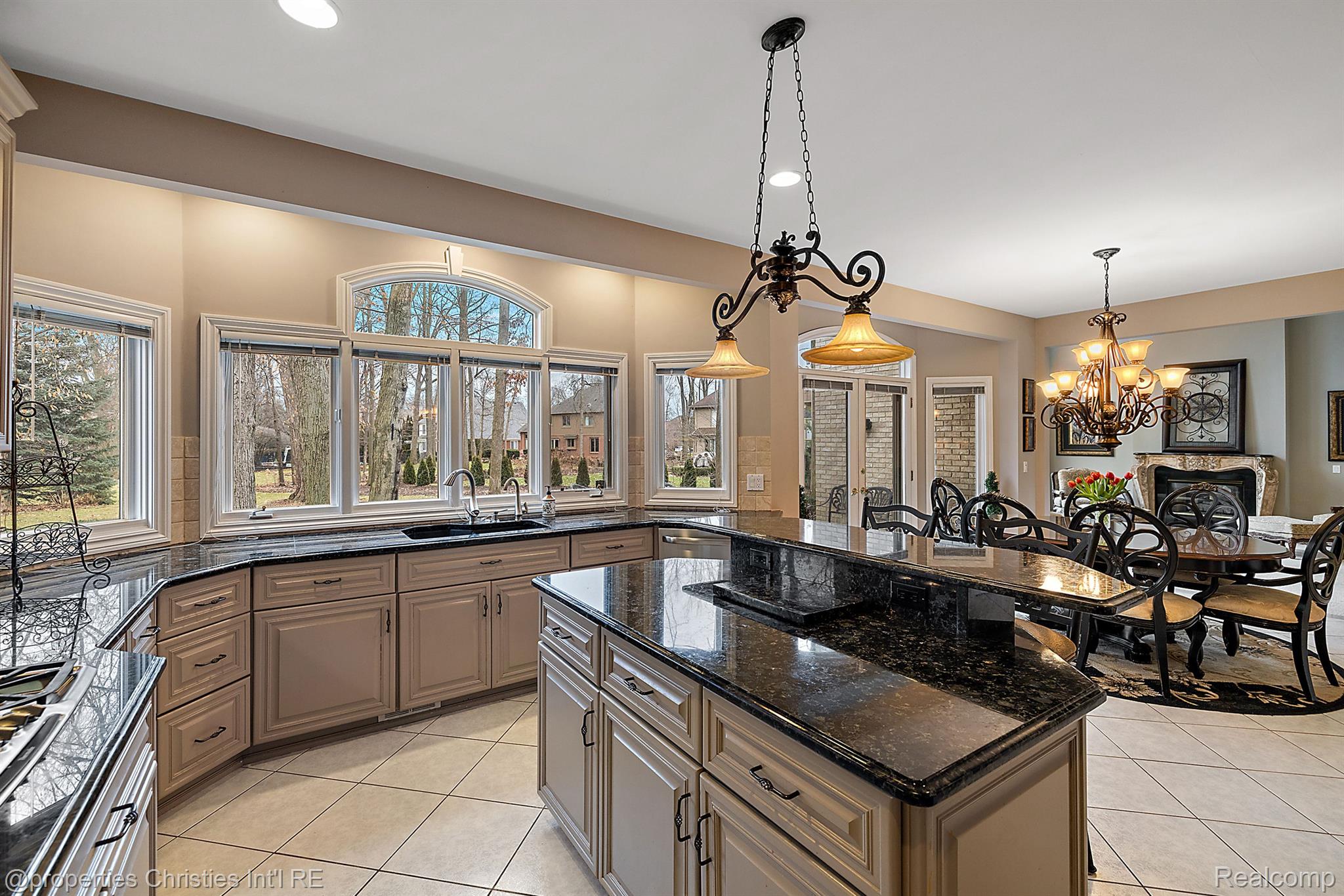 52388 WOODSIDE Court