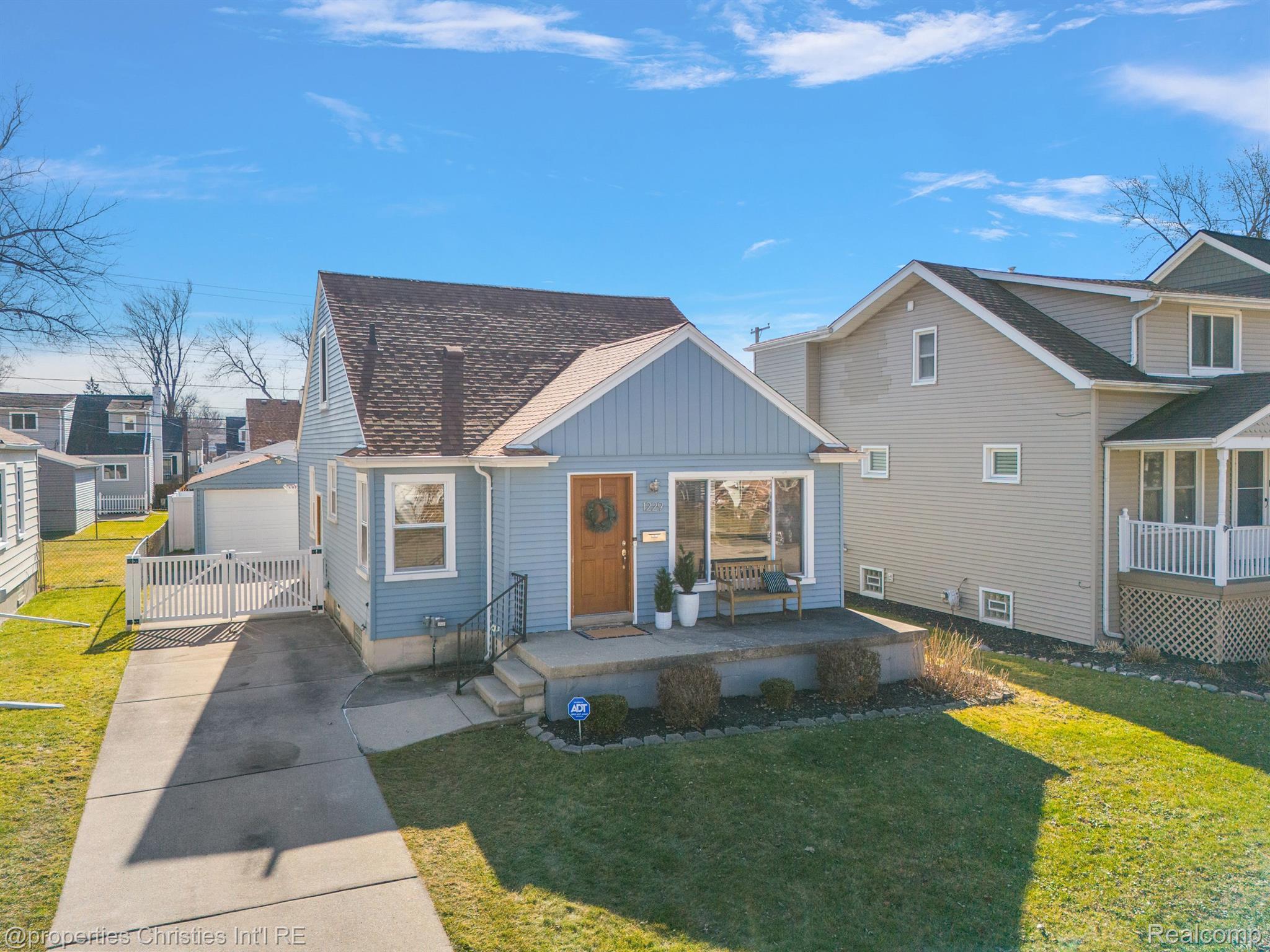 1229 CAMBRIDGE Road