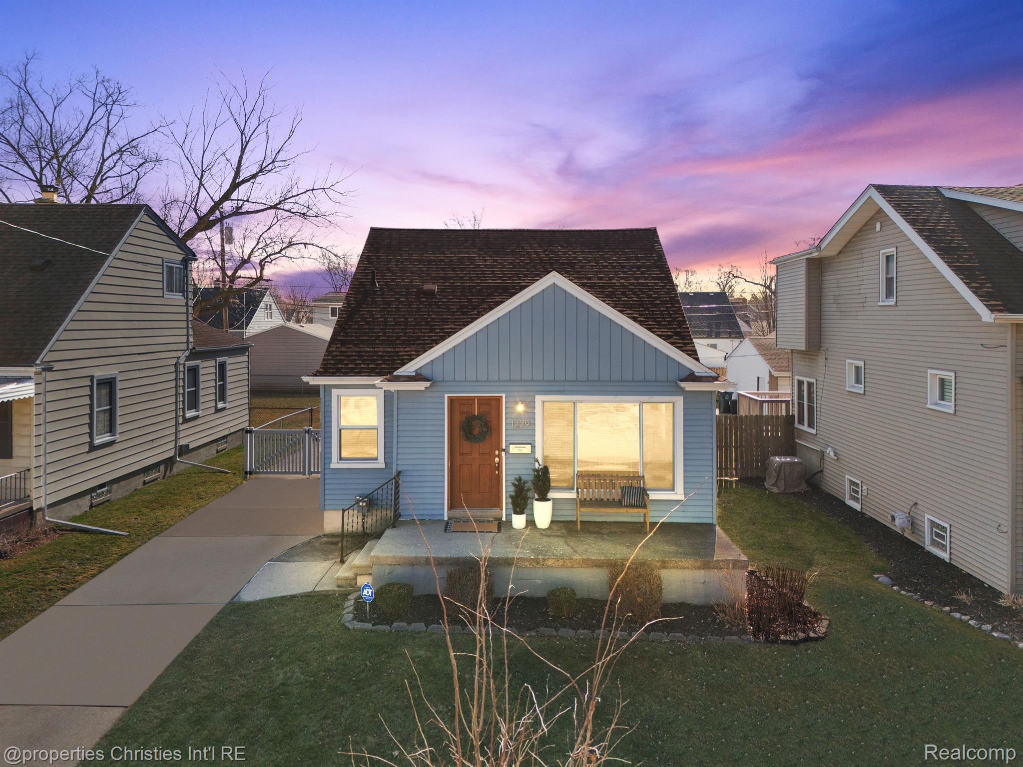 1229 CAMBRIDGE Road