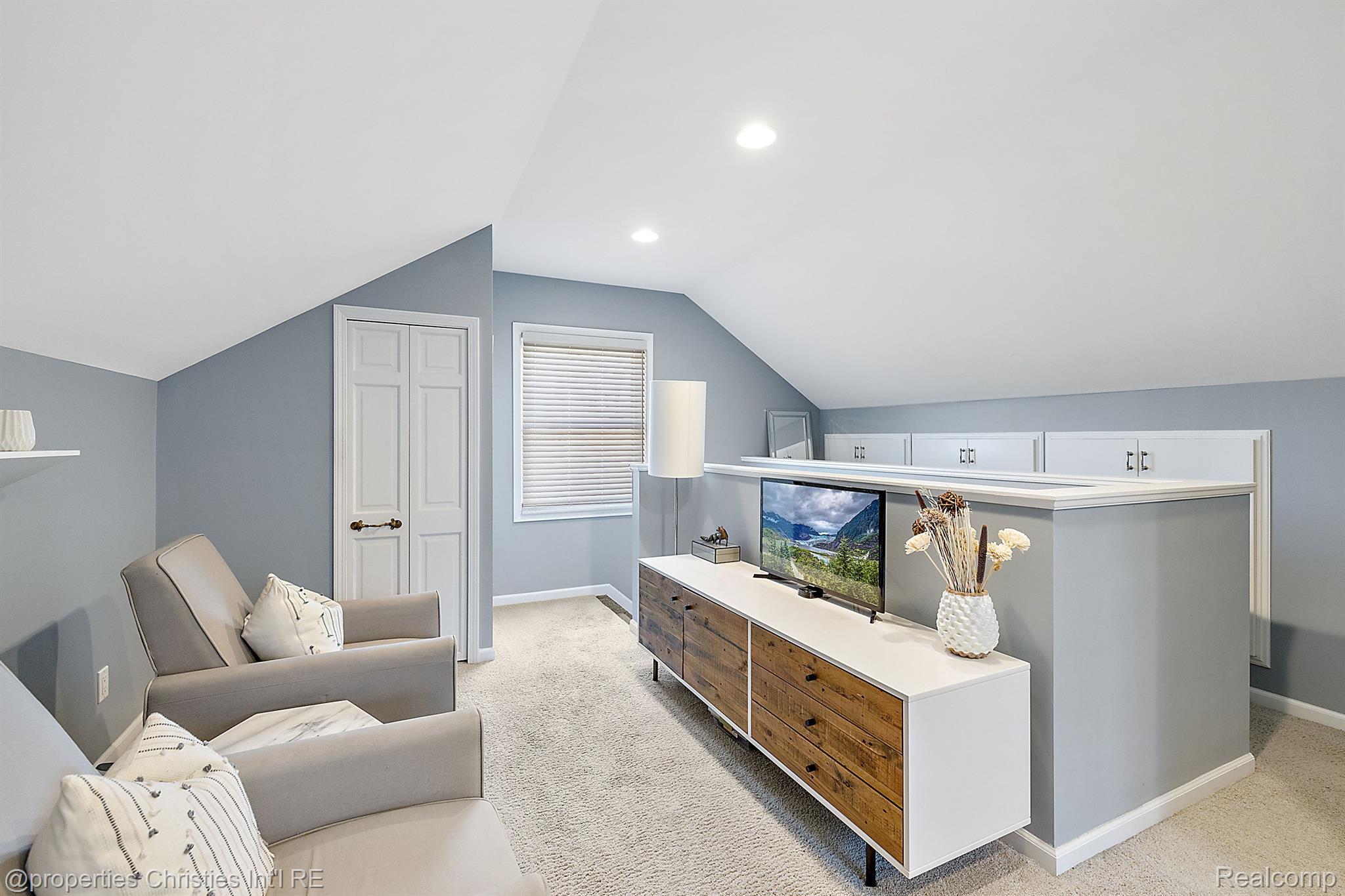1229 CAMBRIDGE Road