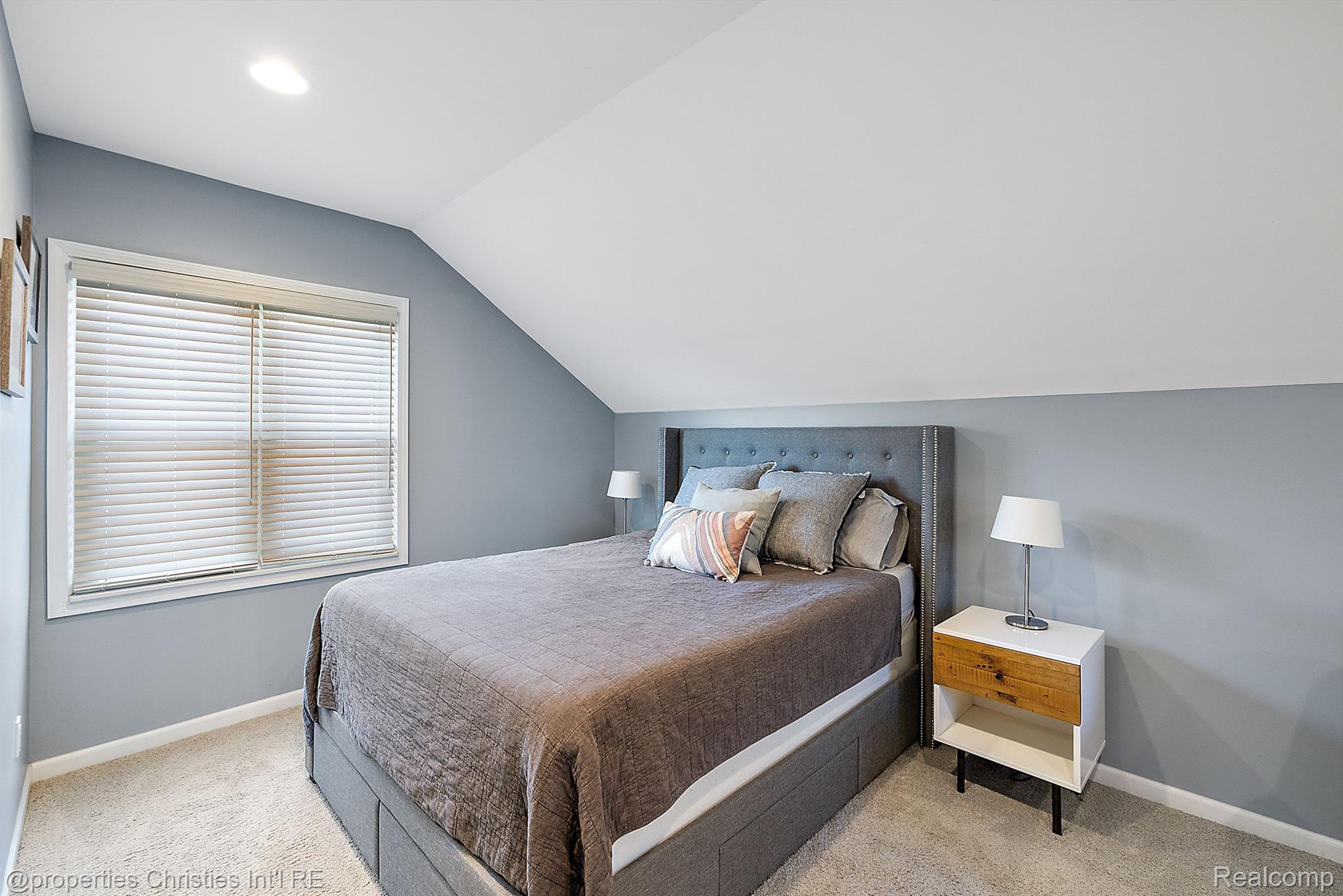 1229 CAMBRIDGE Road