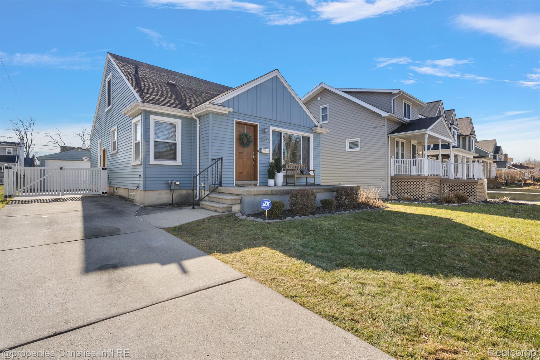 1229 CAMBRIDGE Road