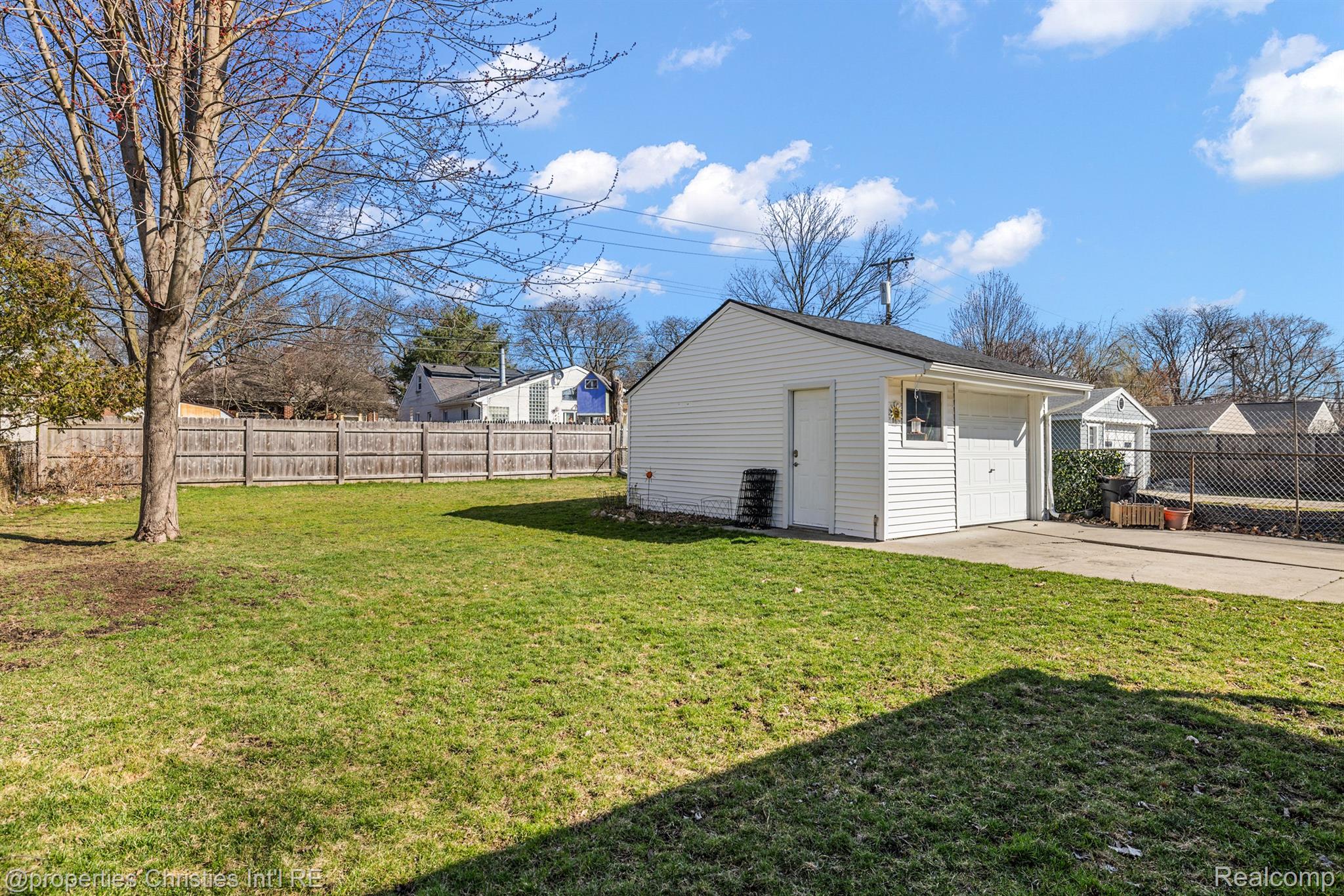 2205 PEMBROKE Road