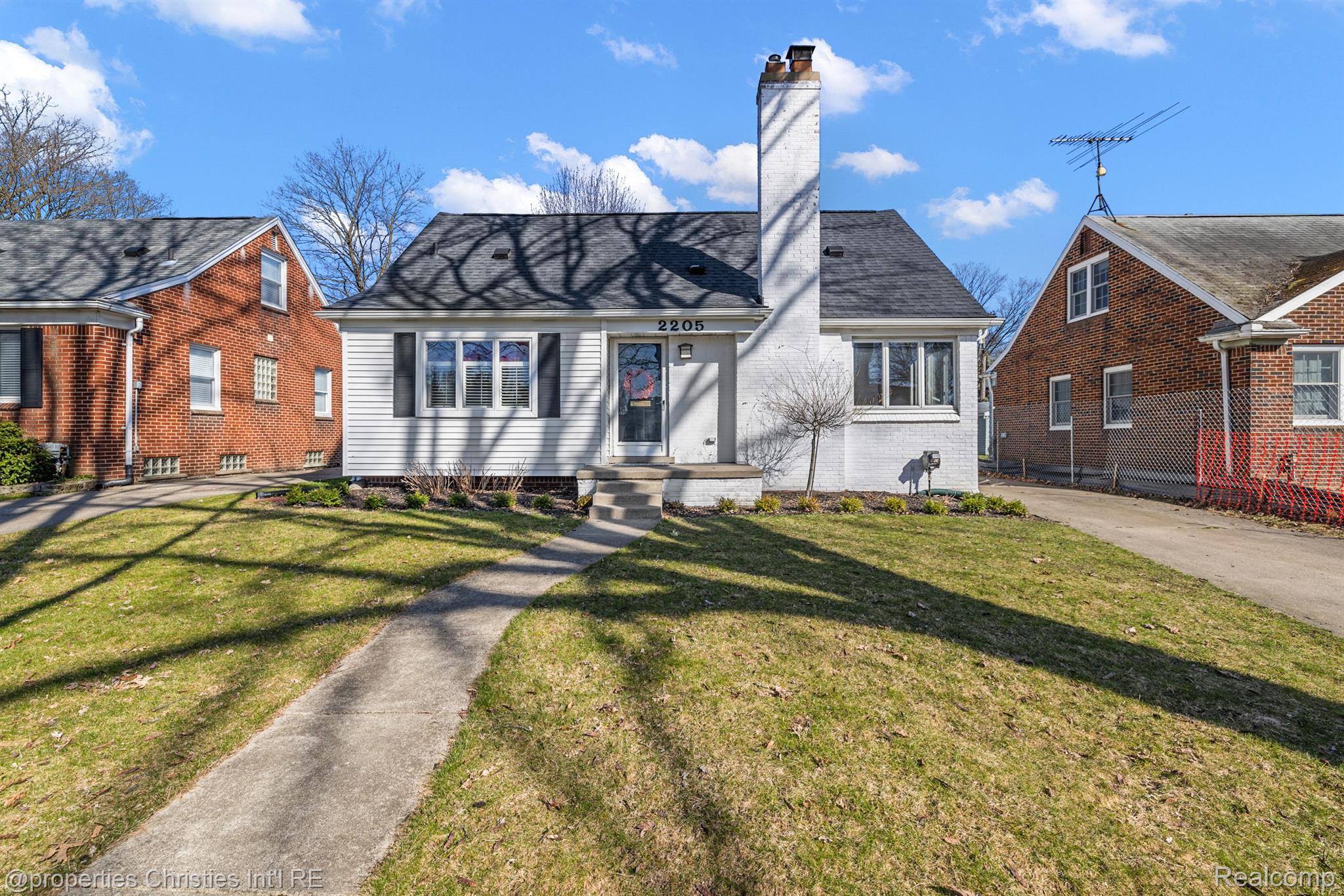 2205 PEMBROKE Road