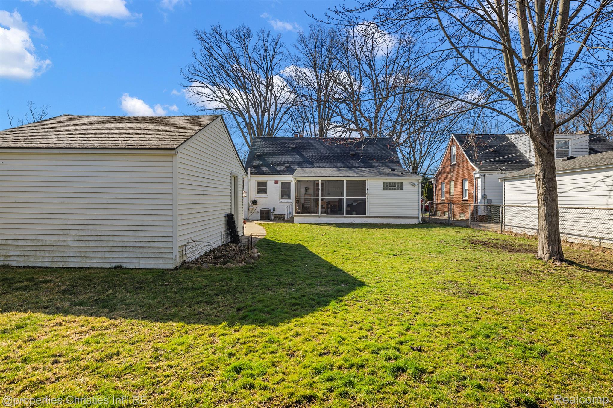 2205 PEMBROKE Road