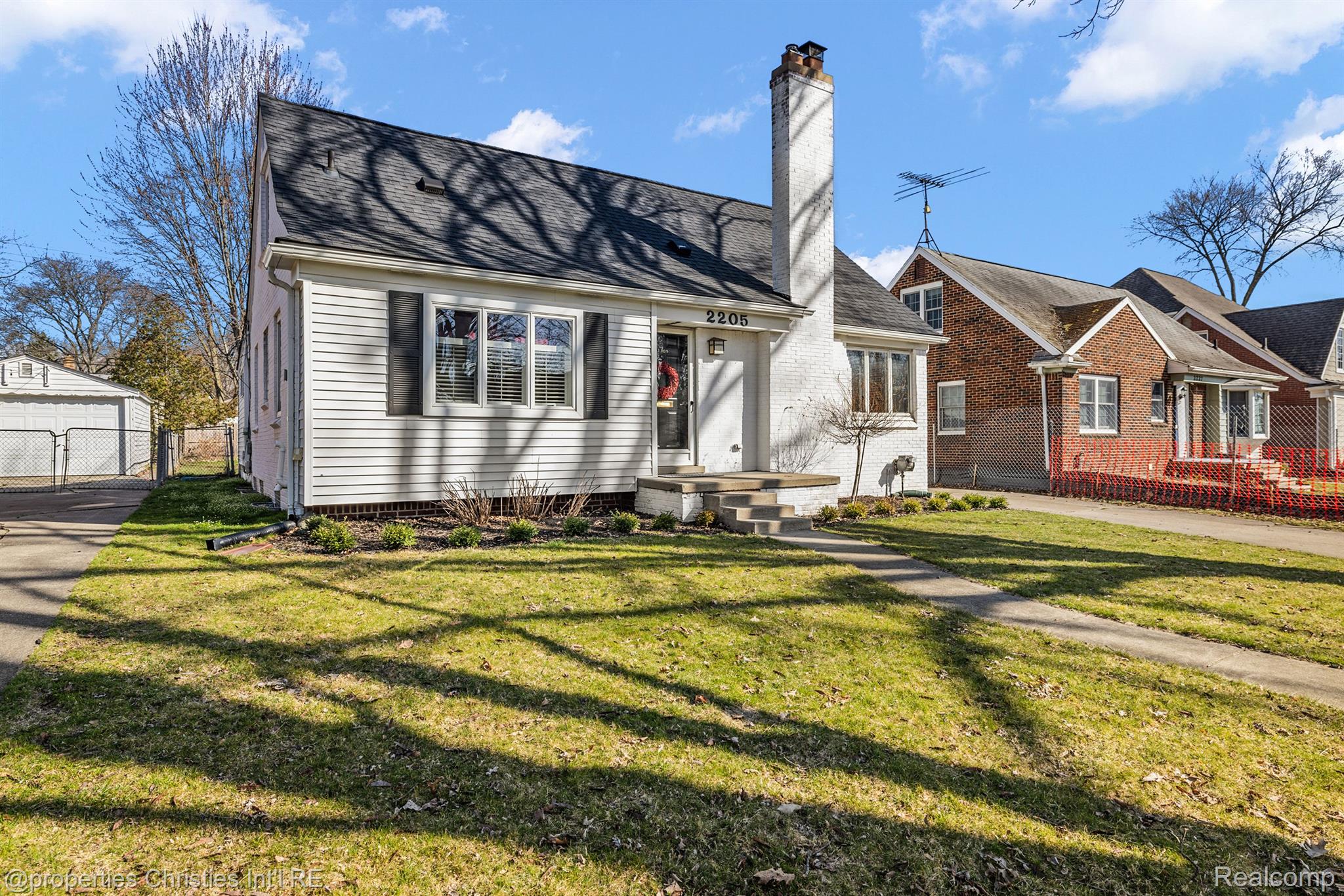 2205 PEMBROKE Road