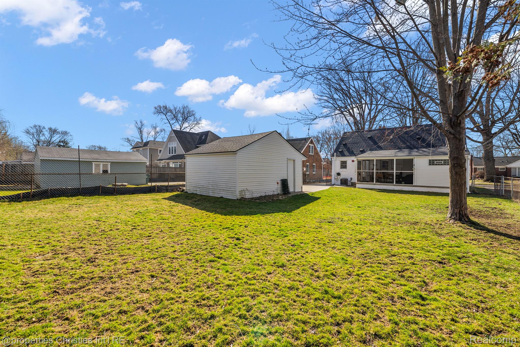 2205 PEMBROKE Road