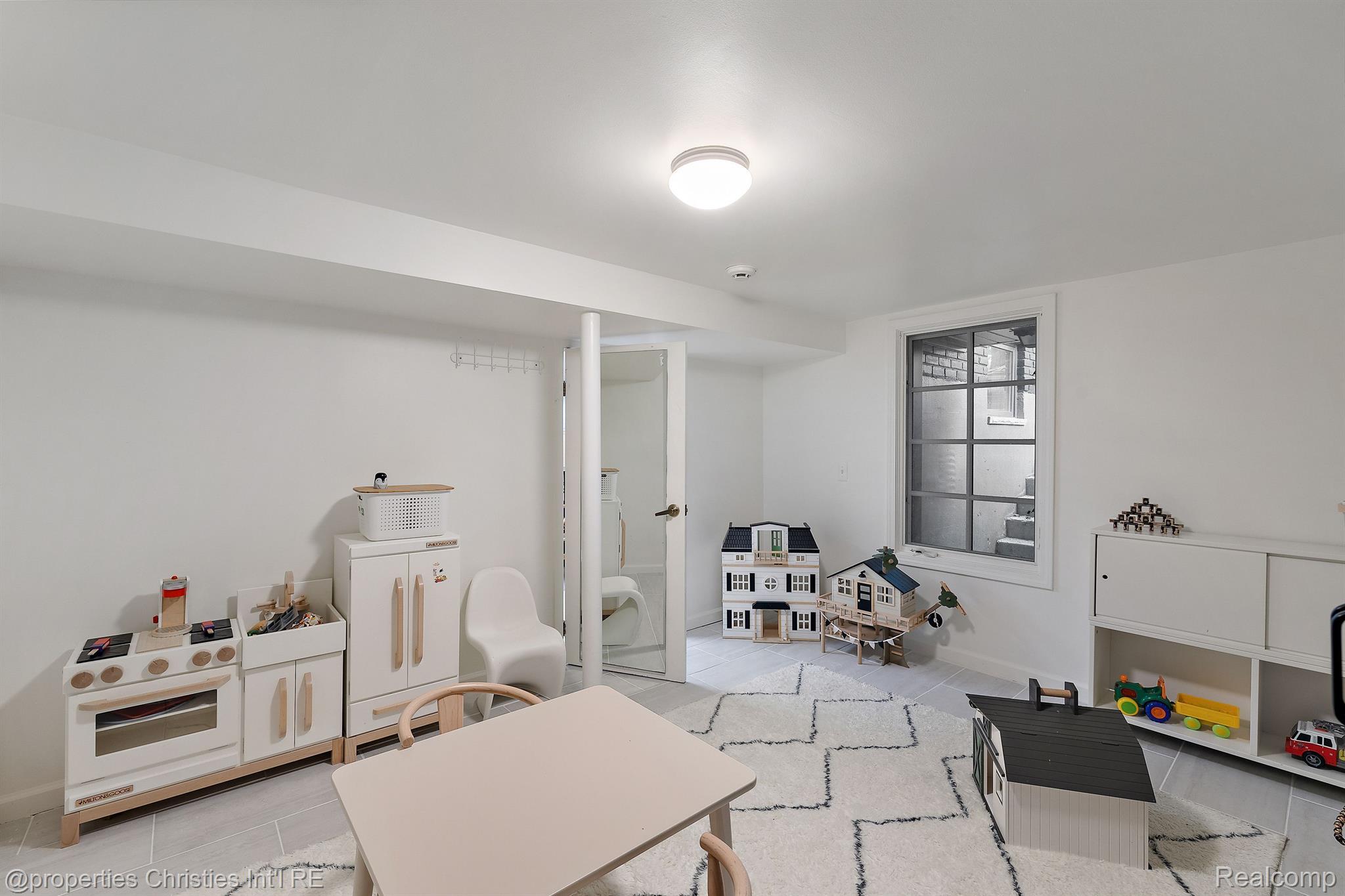 1201 BROOKWOOD Street