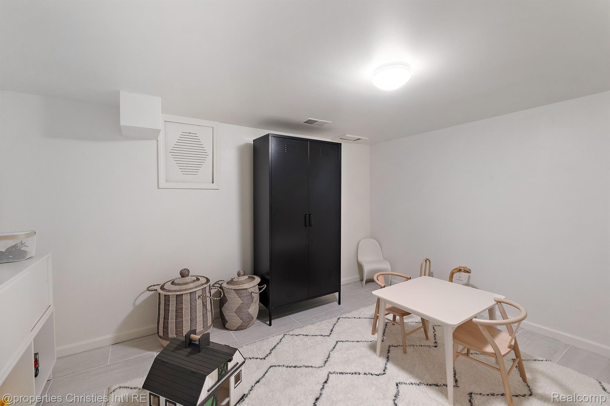 1201 BROOKWOOD Street