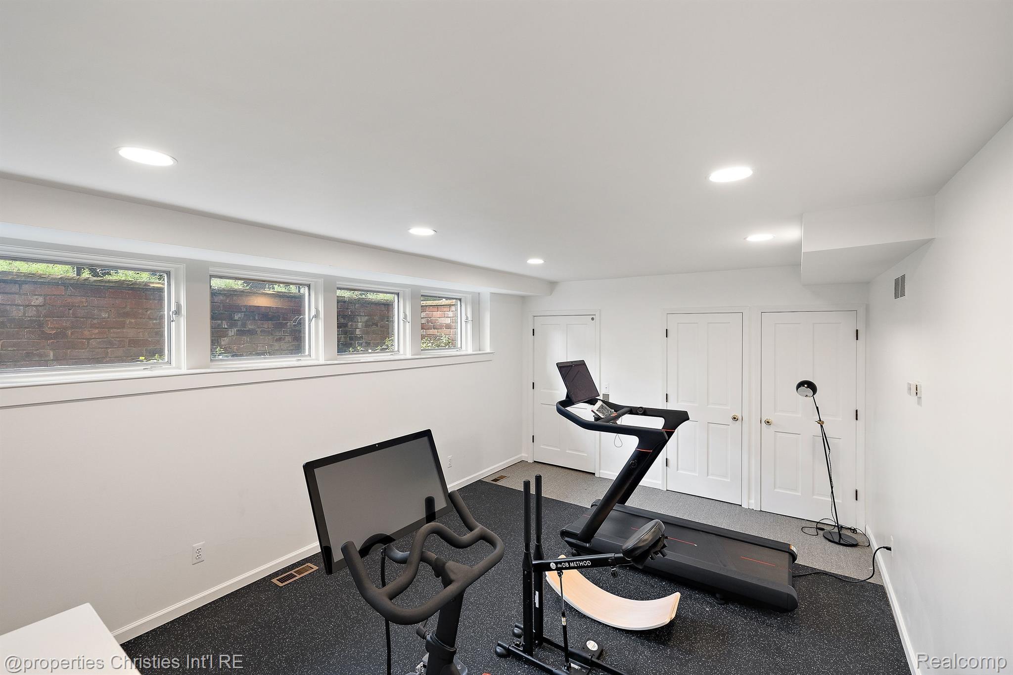 1201 BROOKWOOD Street