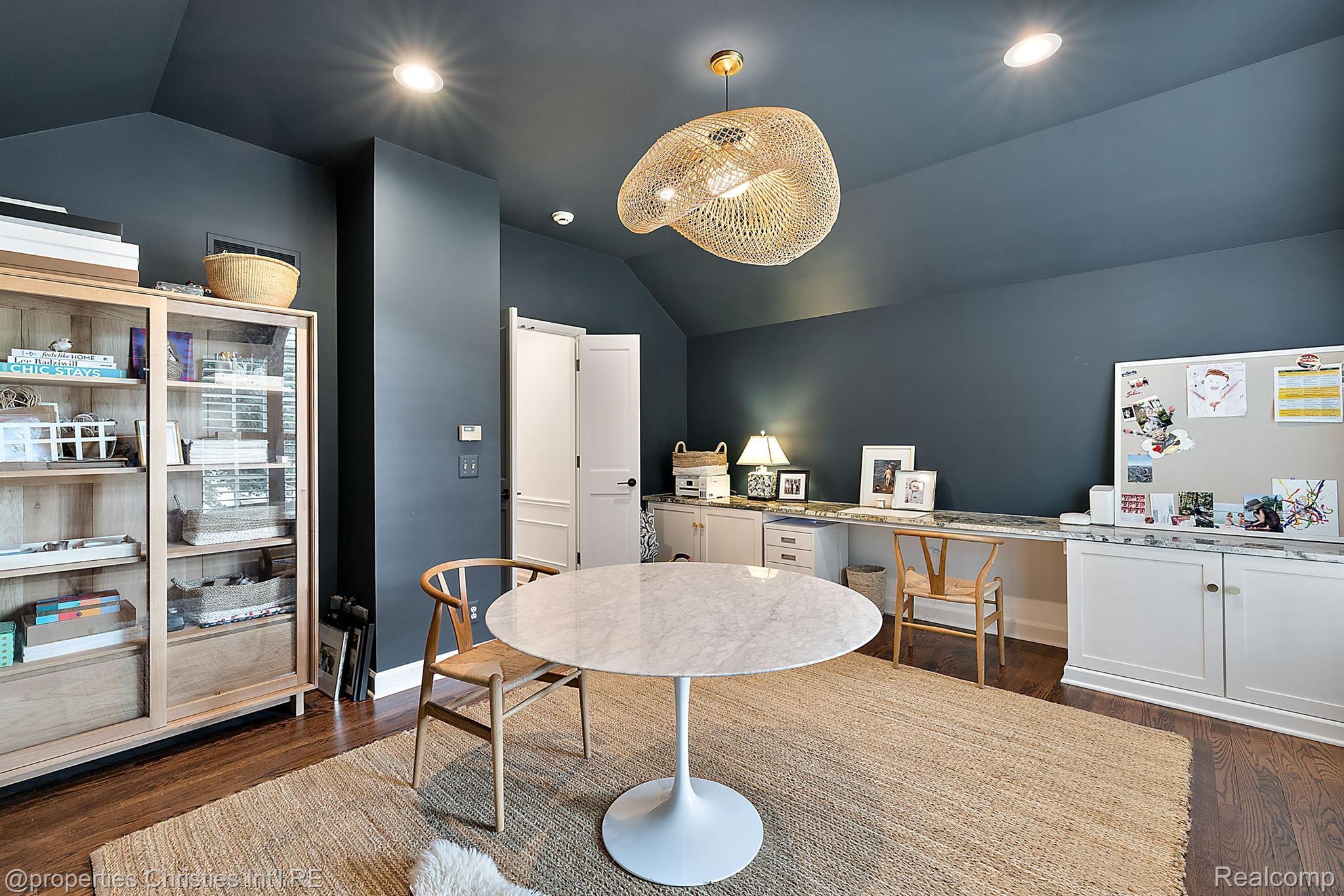 1201 BROOKWOOD Street