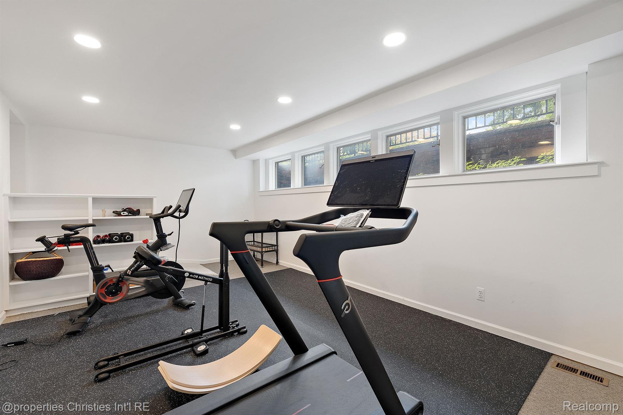 1201 BROOKWOOD Street