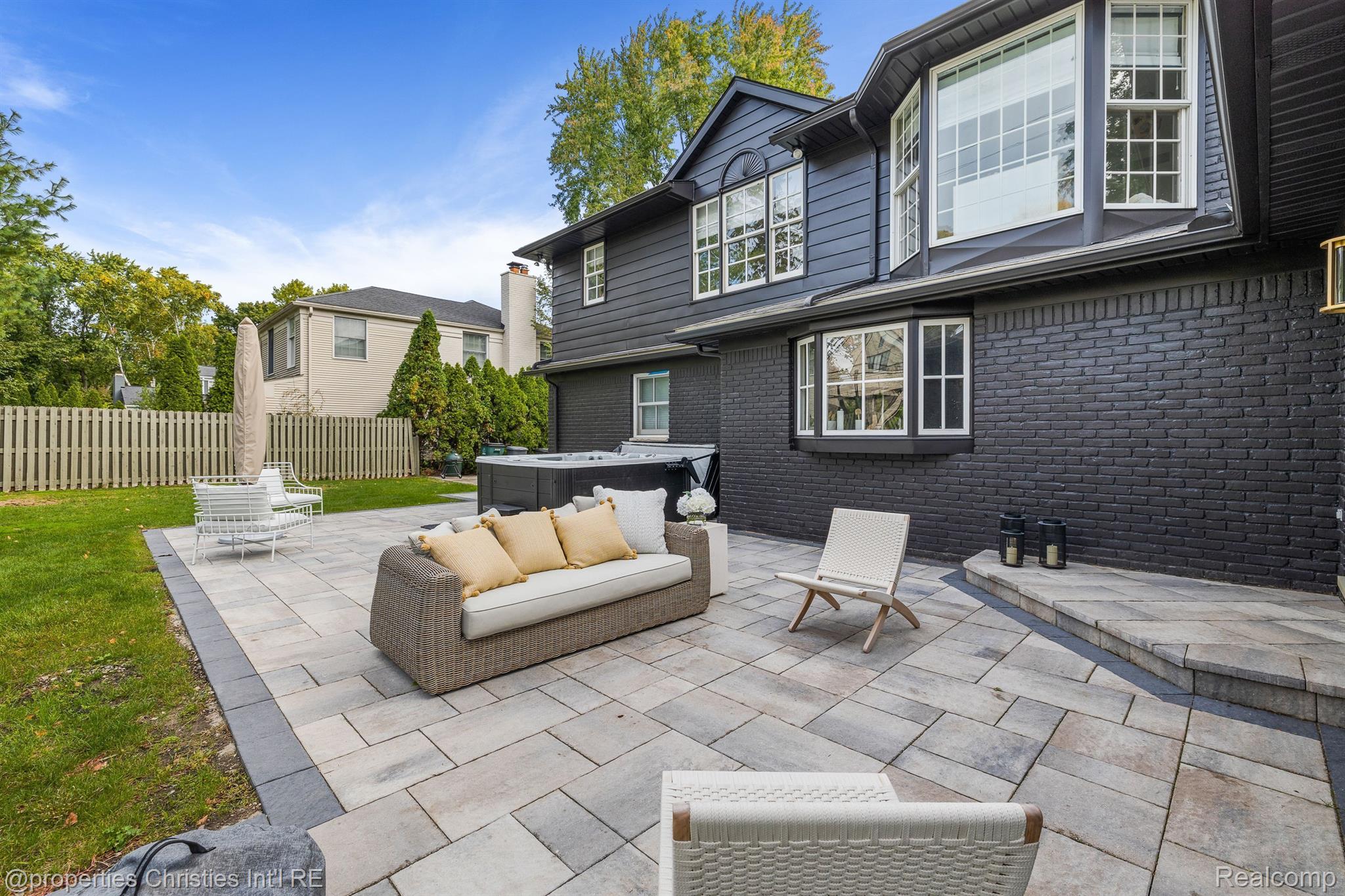 1201 BROOKWOOD Street