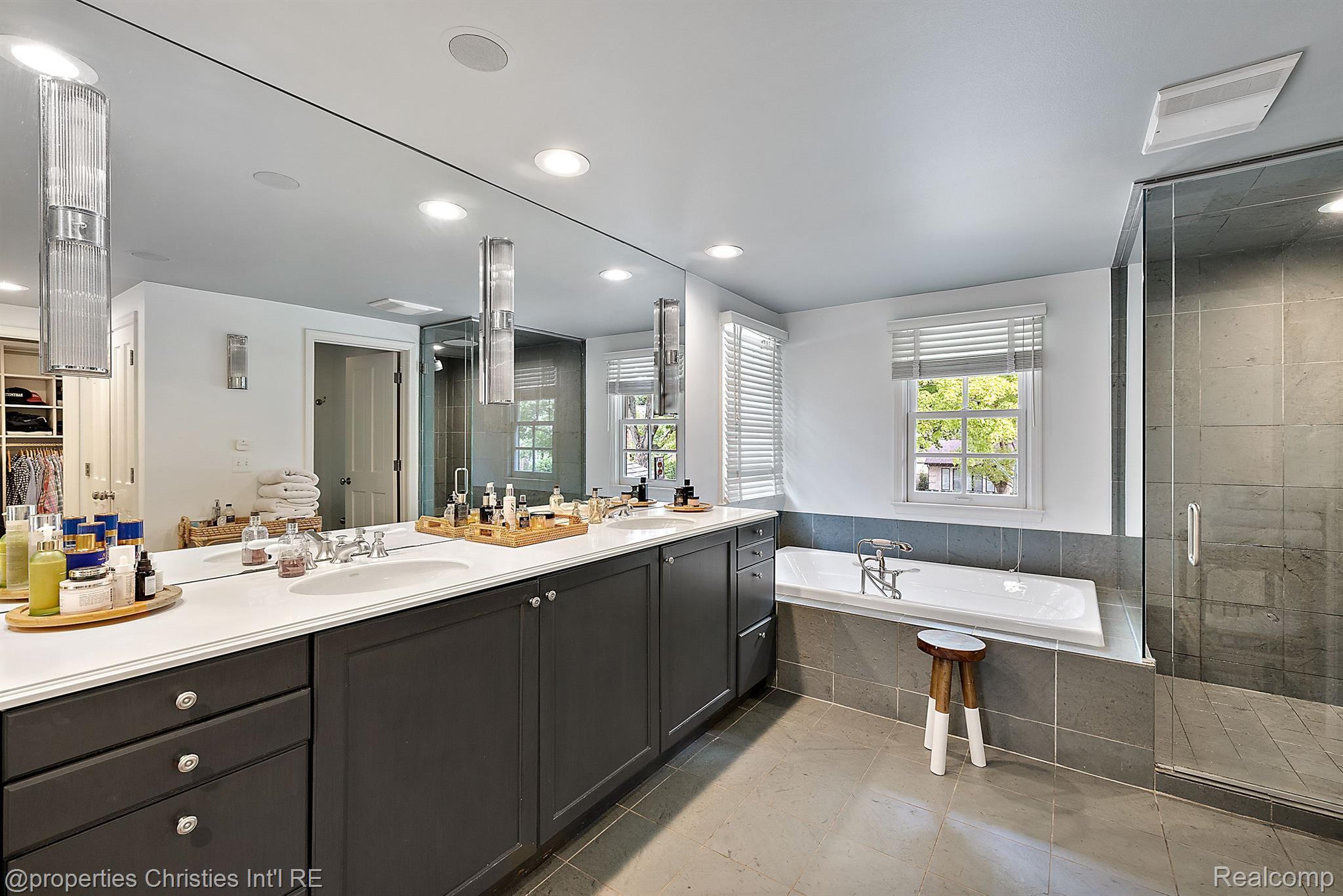 1201 BROOKWOOD Street