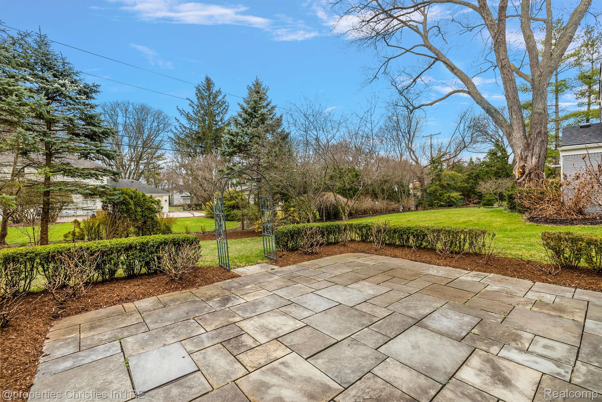 2611 AMBERLY Road