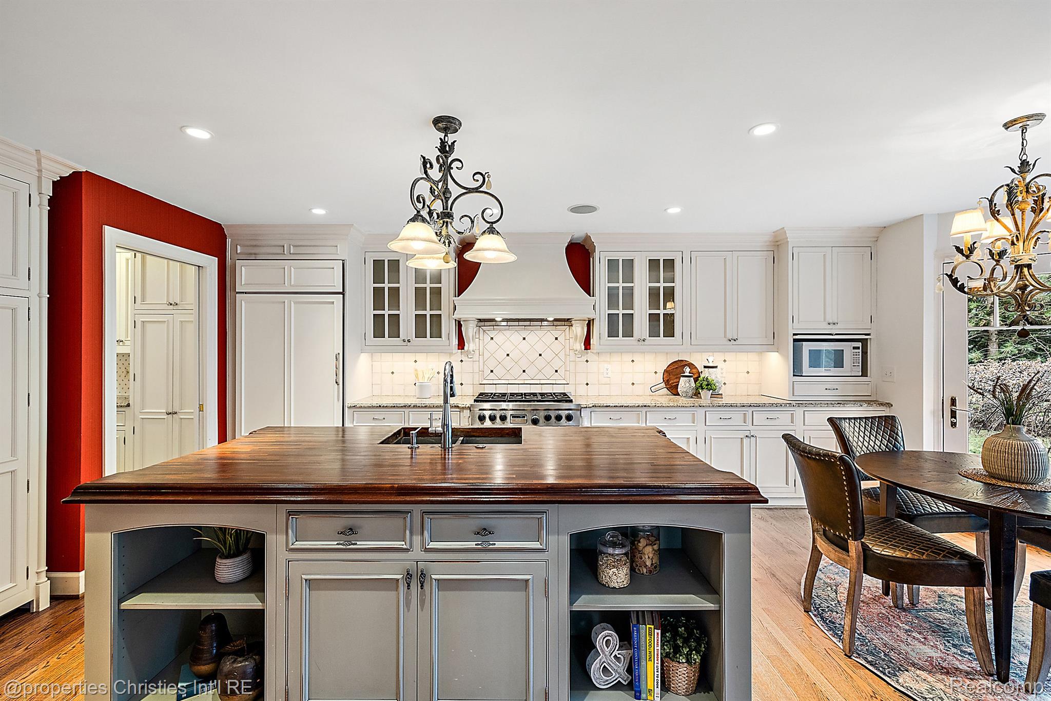 2611 AMBERLY Road