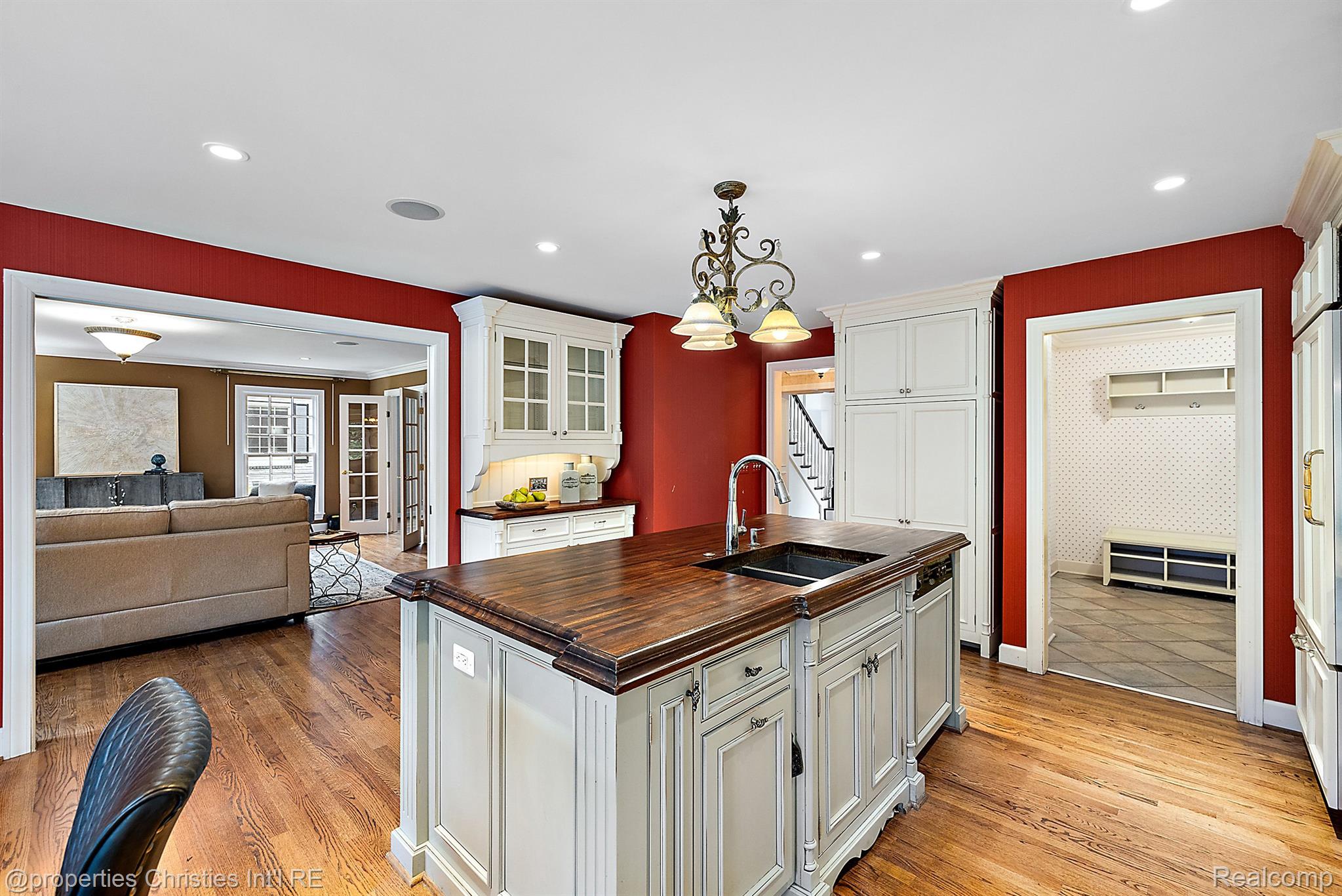 2611 AMBERLY Road
