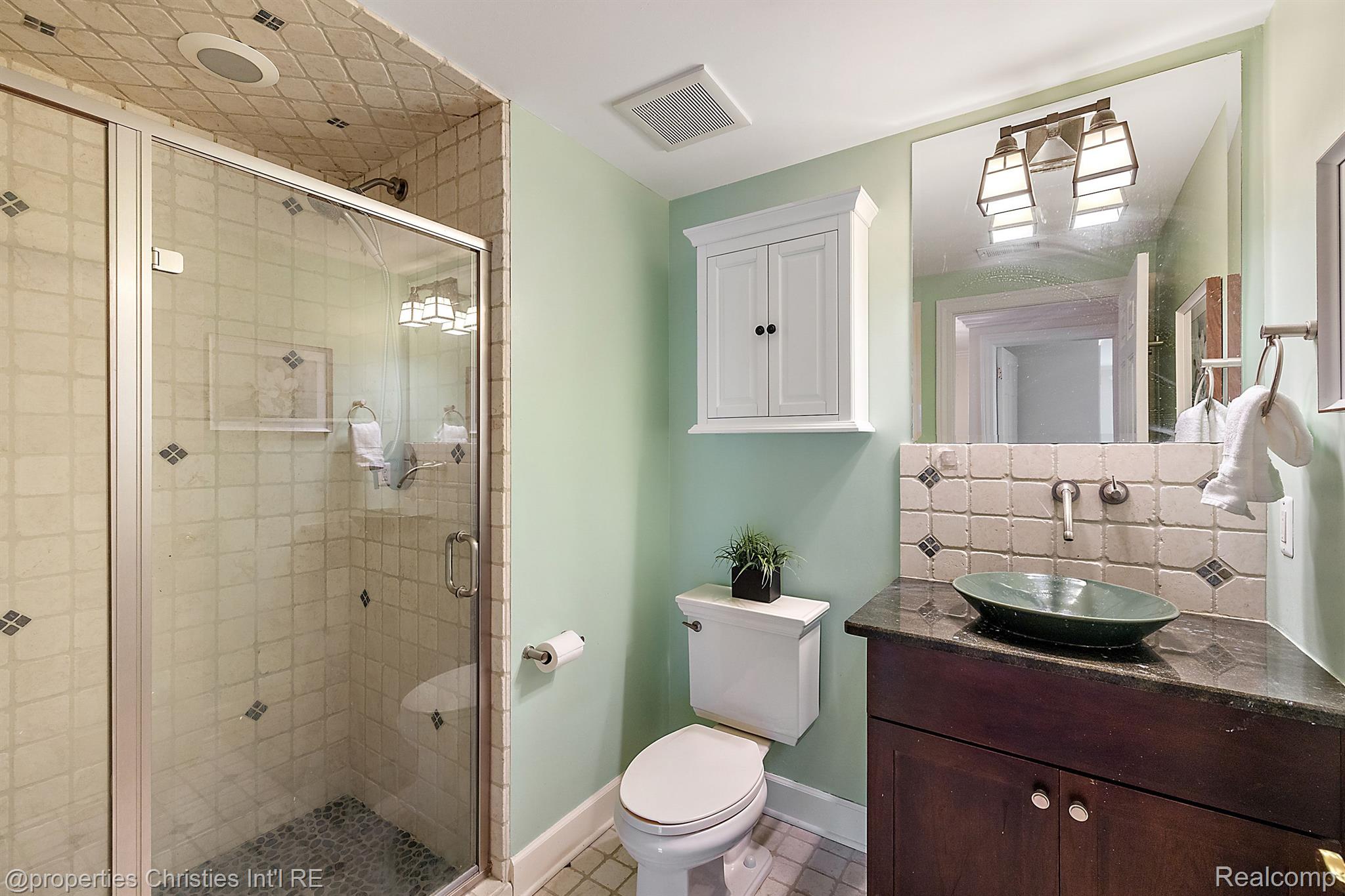 2611 AMBERLY Road
