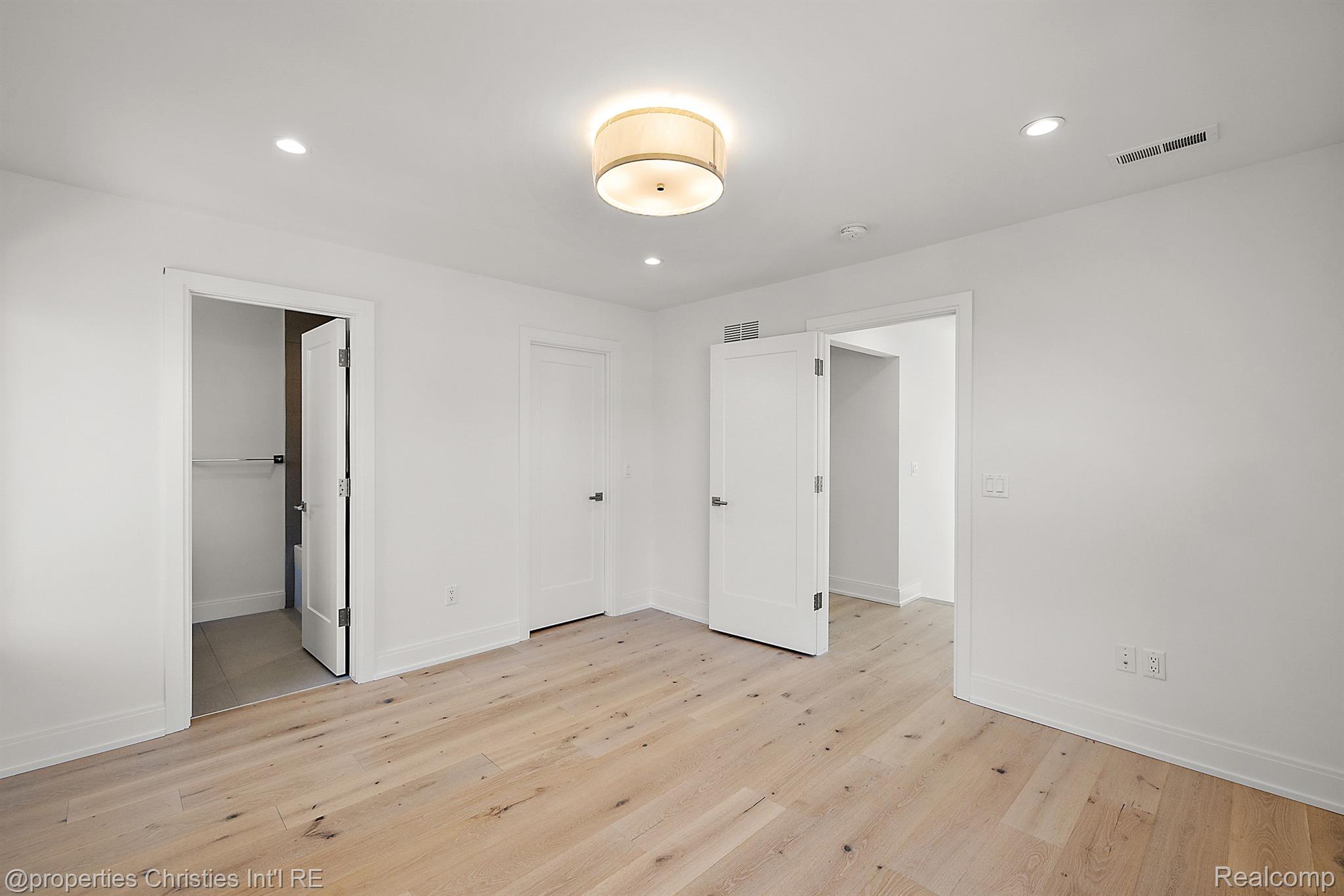 864 ANN Street