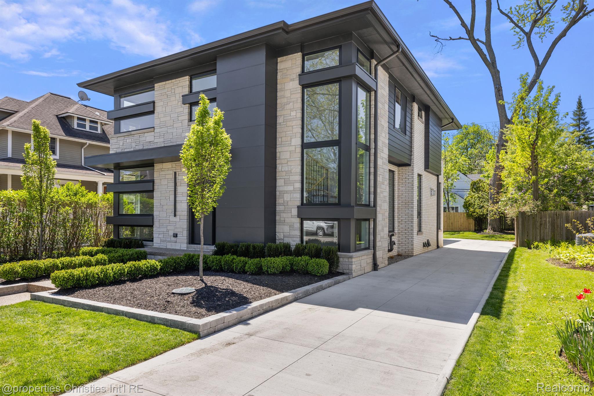 864 ANN Street