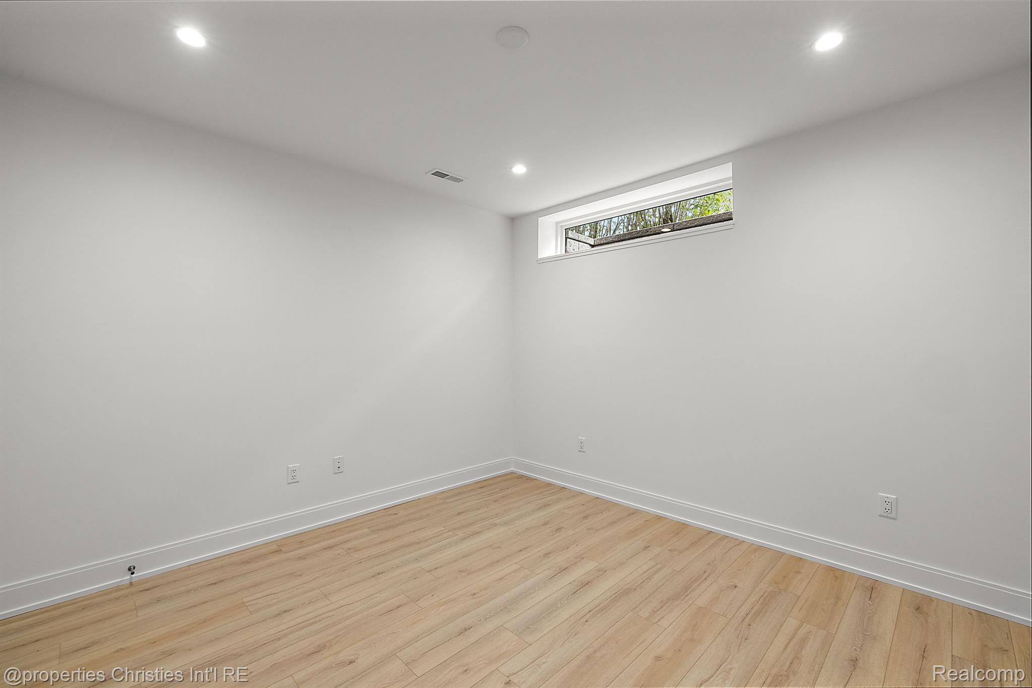 864 ANN Street