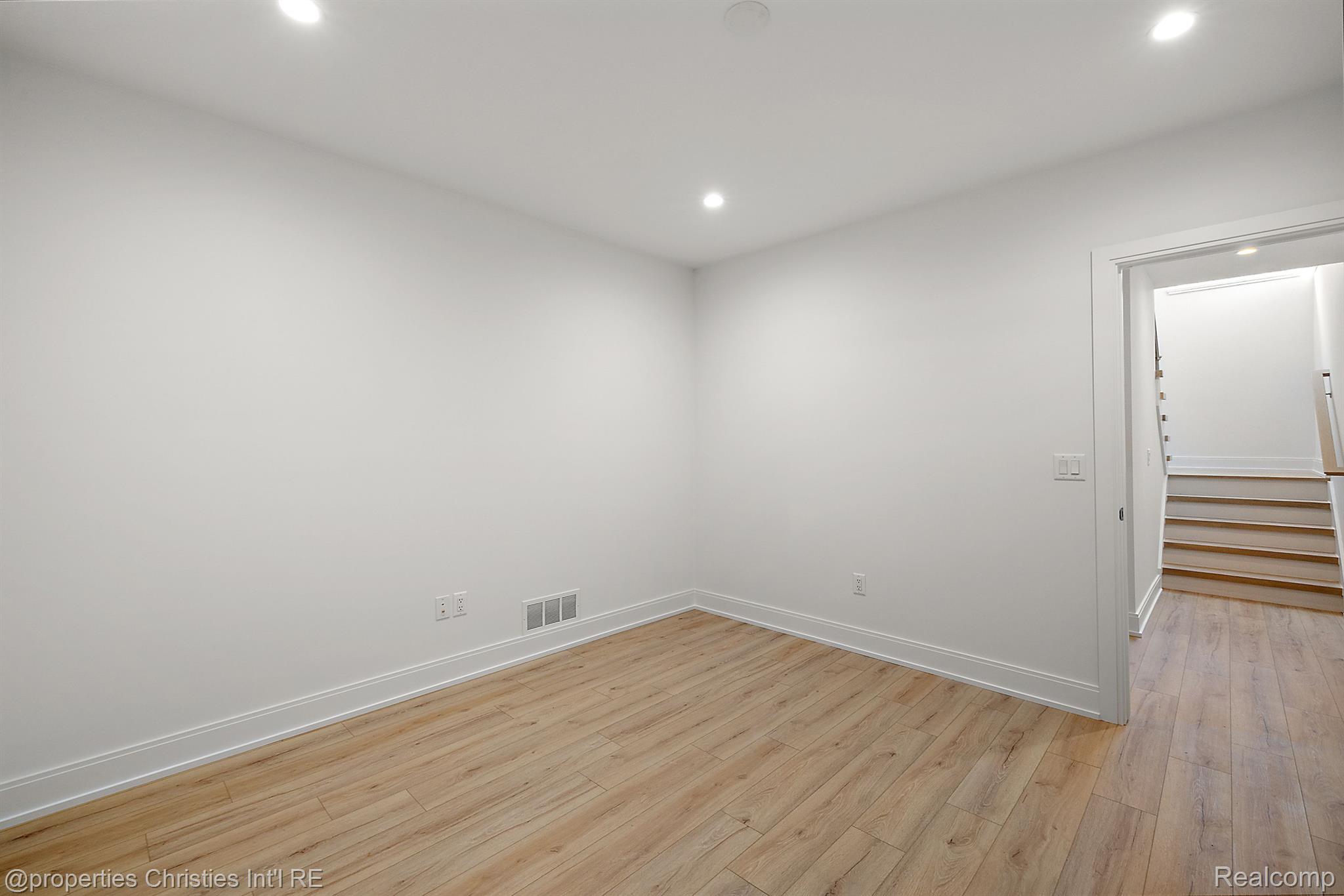 864 ANN Street
