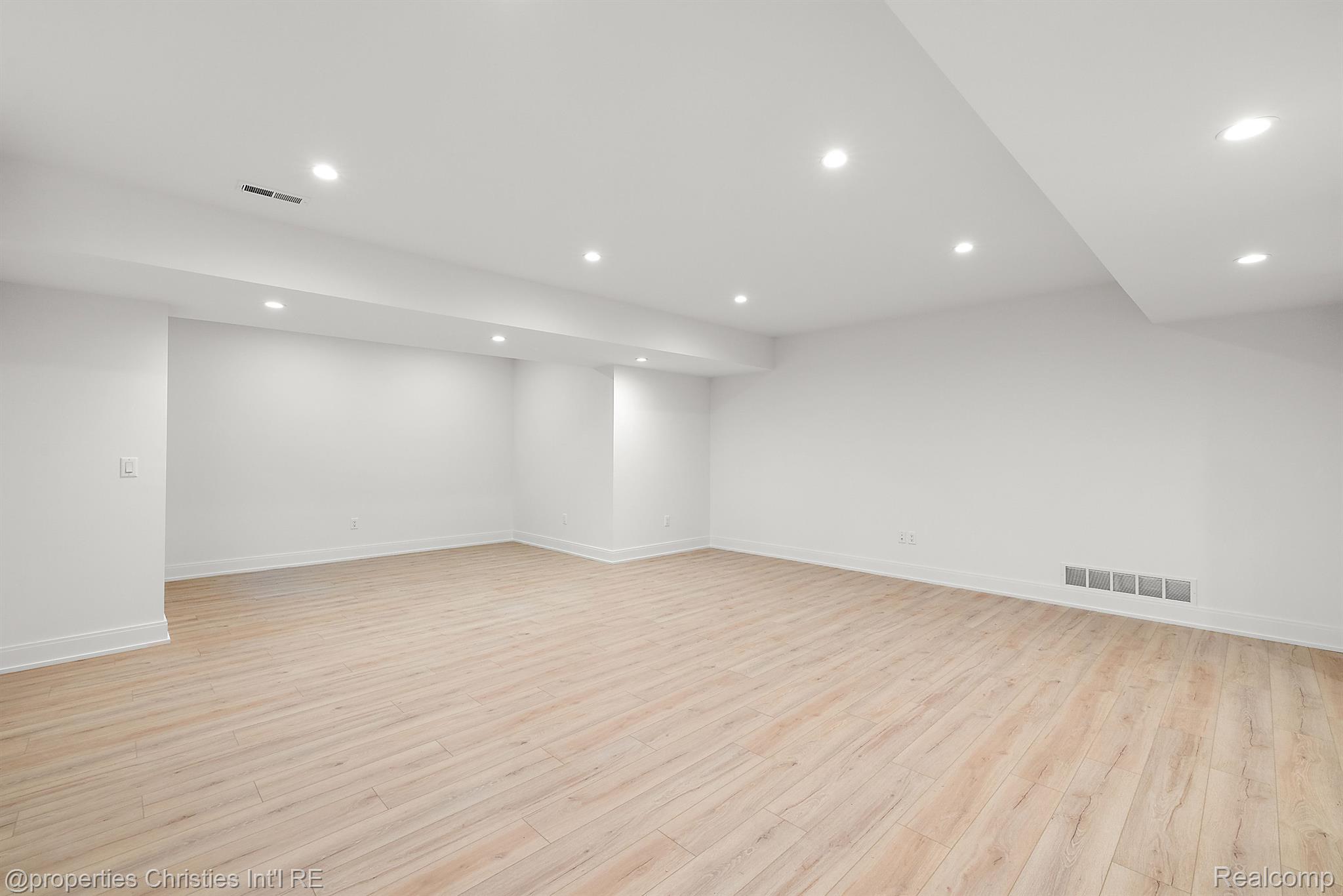 864 ANN Street