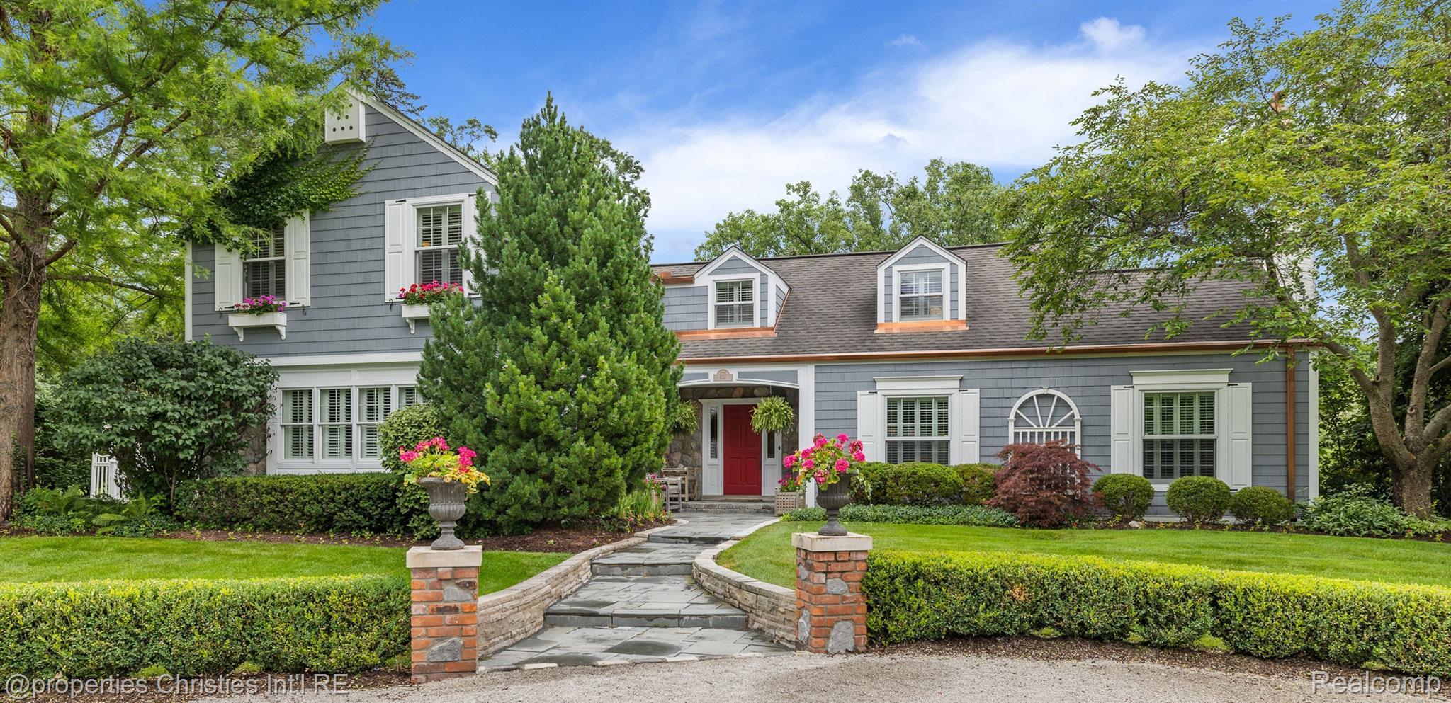 275 BARDEN Road