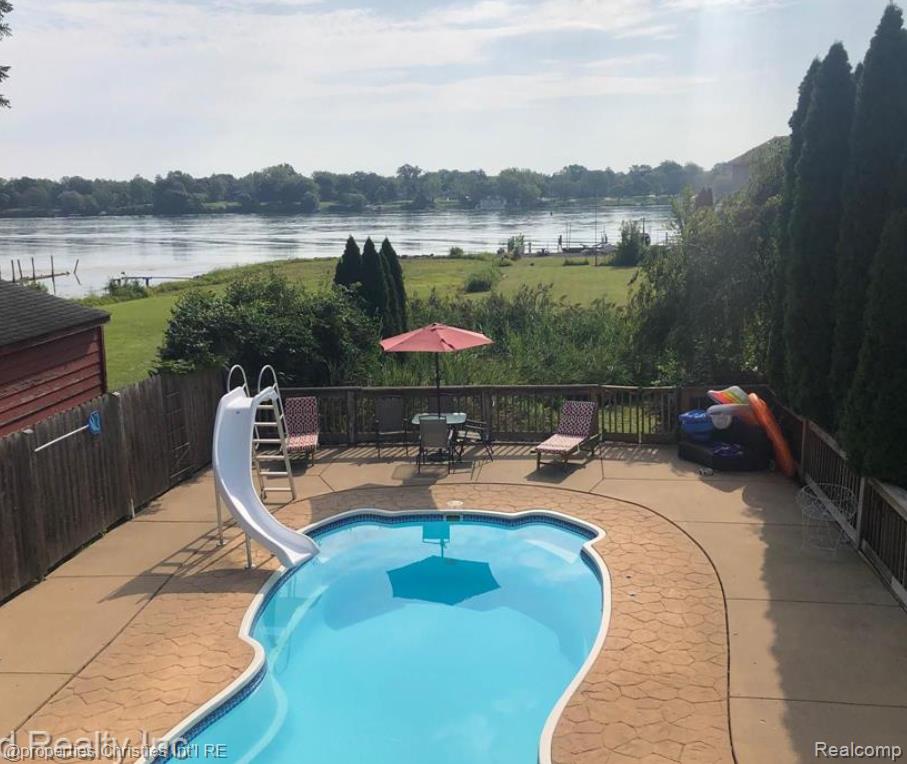 2255 Riverside Drive
