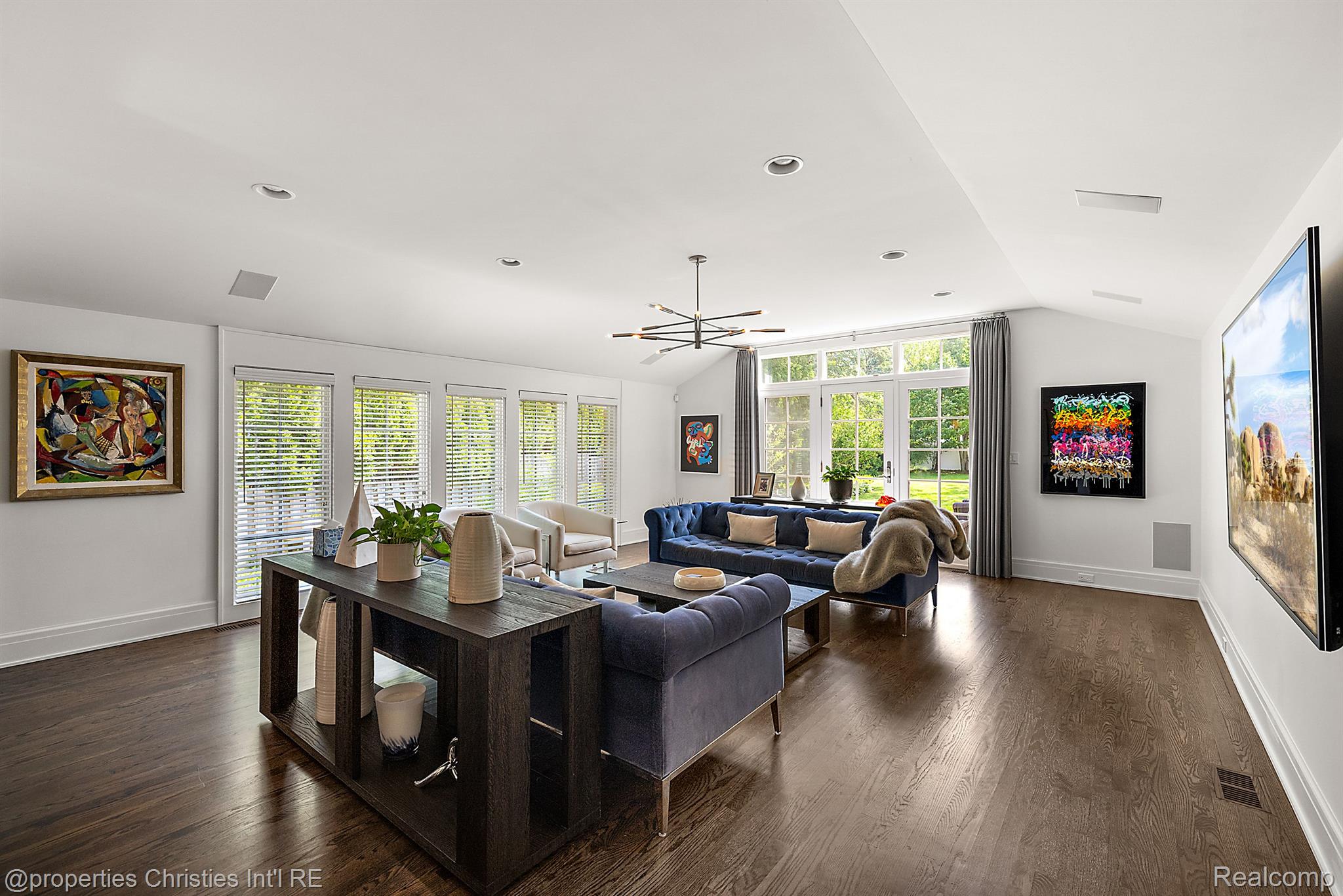 908 CHESTERFIELD Avenue