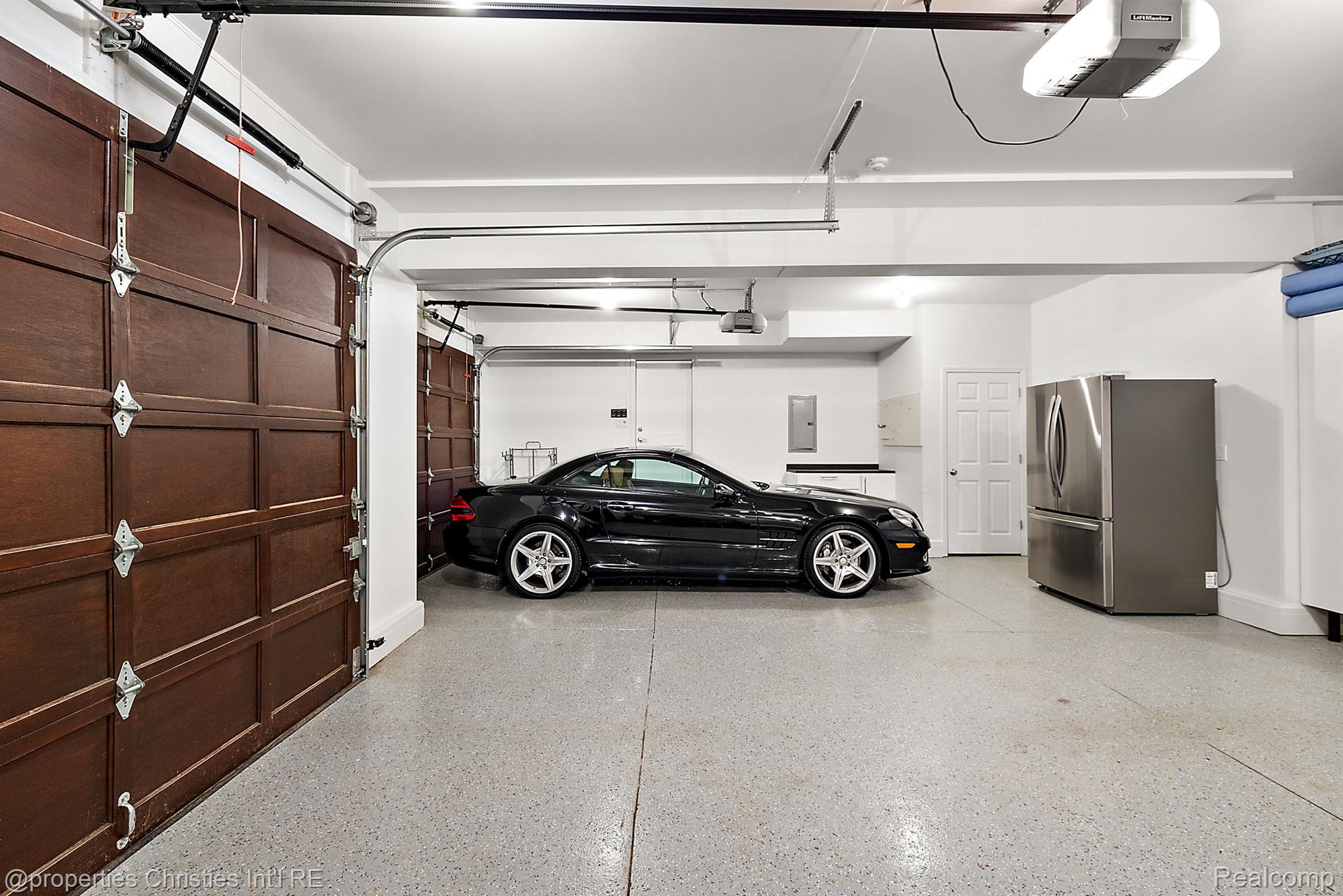 908 CHESTERFIELD Avenue