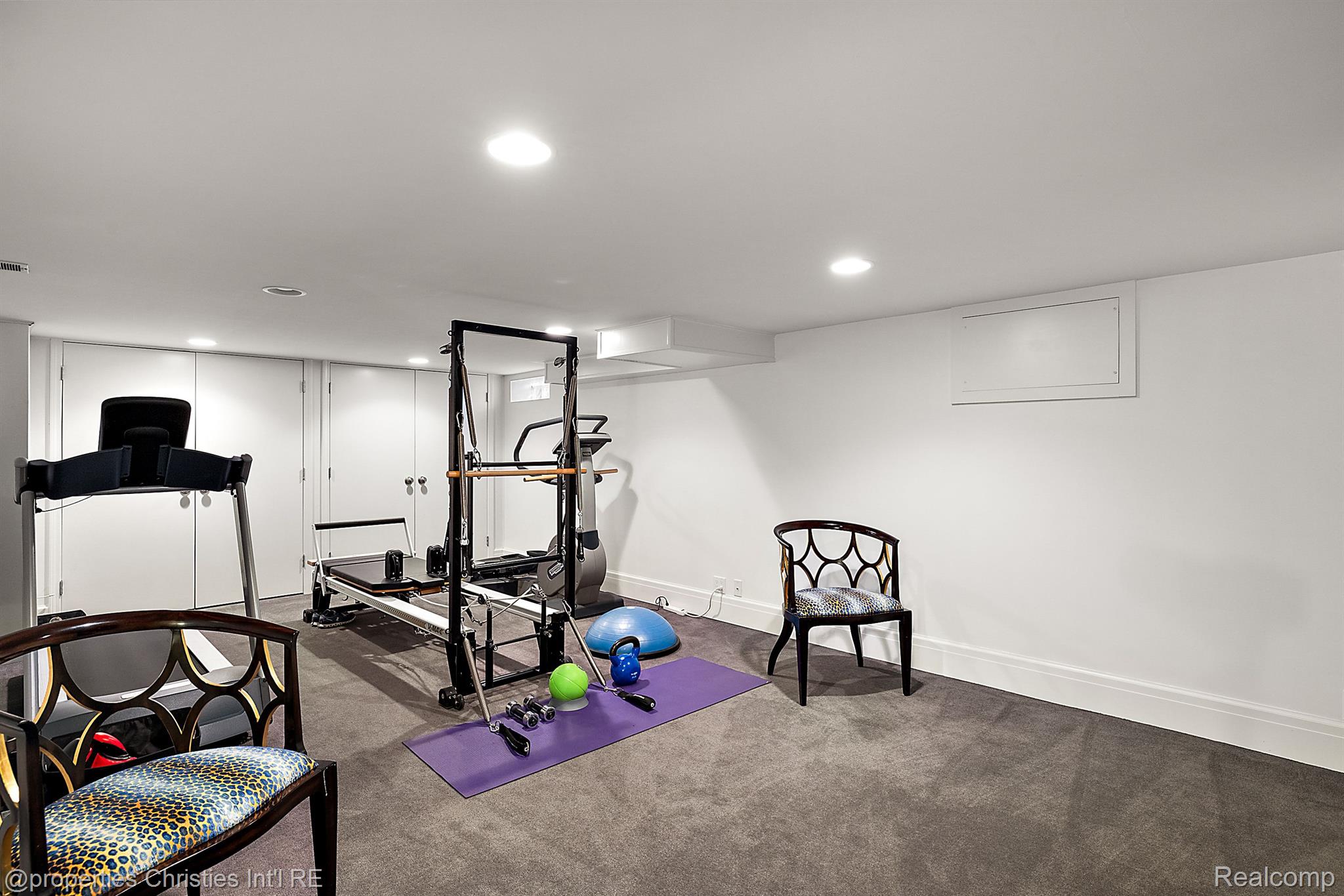 908 CHESTERFIELD Avenue