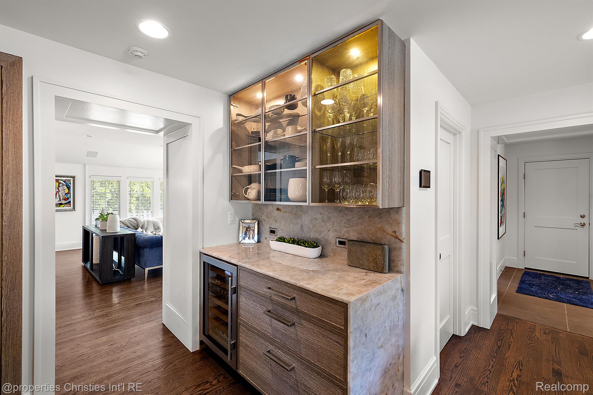 908 CHESTERFIELD Avenue