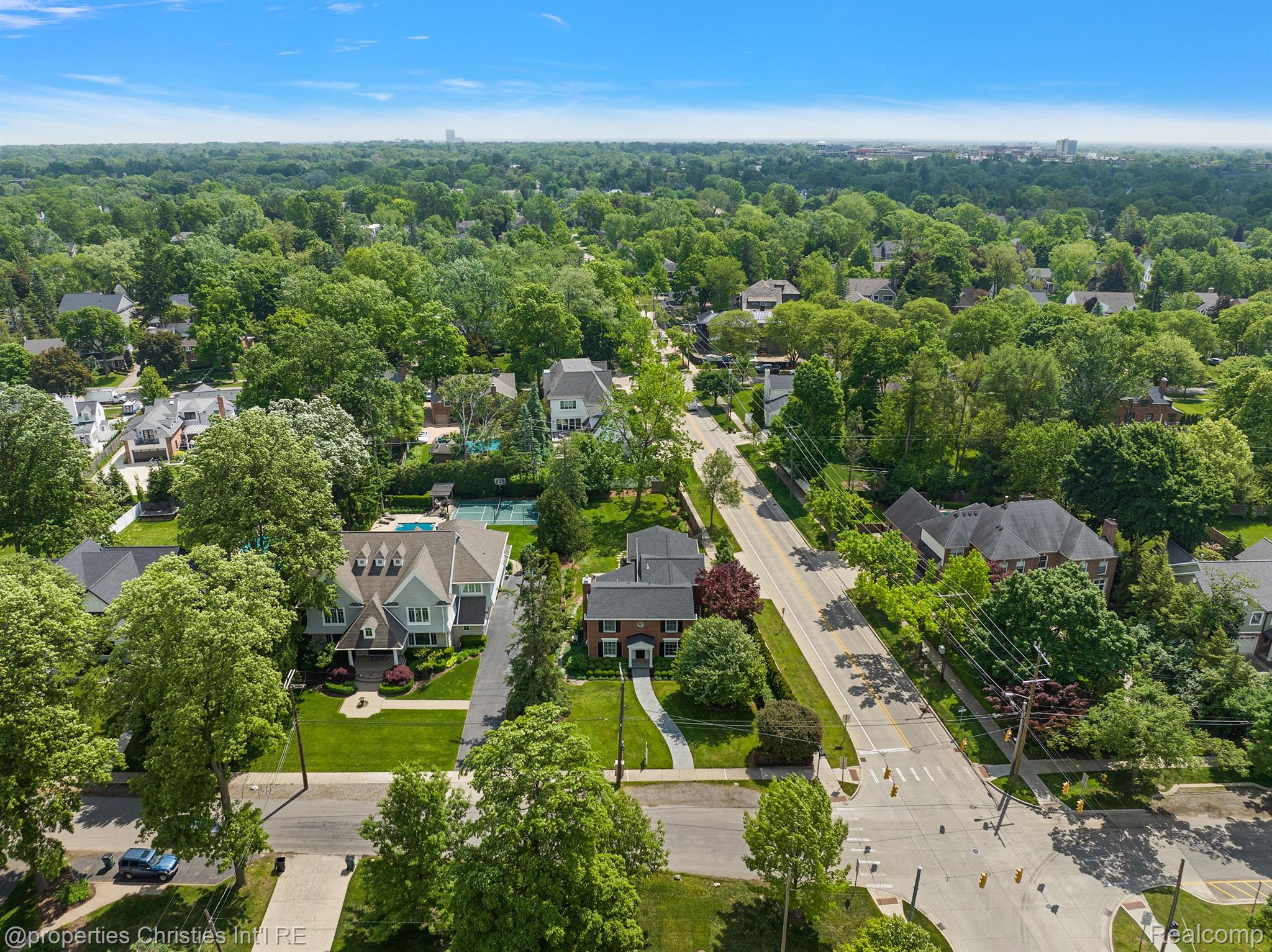 908 CHESTERFIELD Avenue