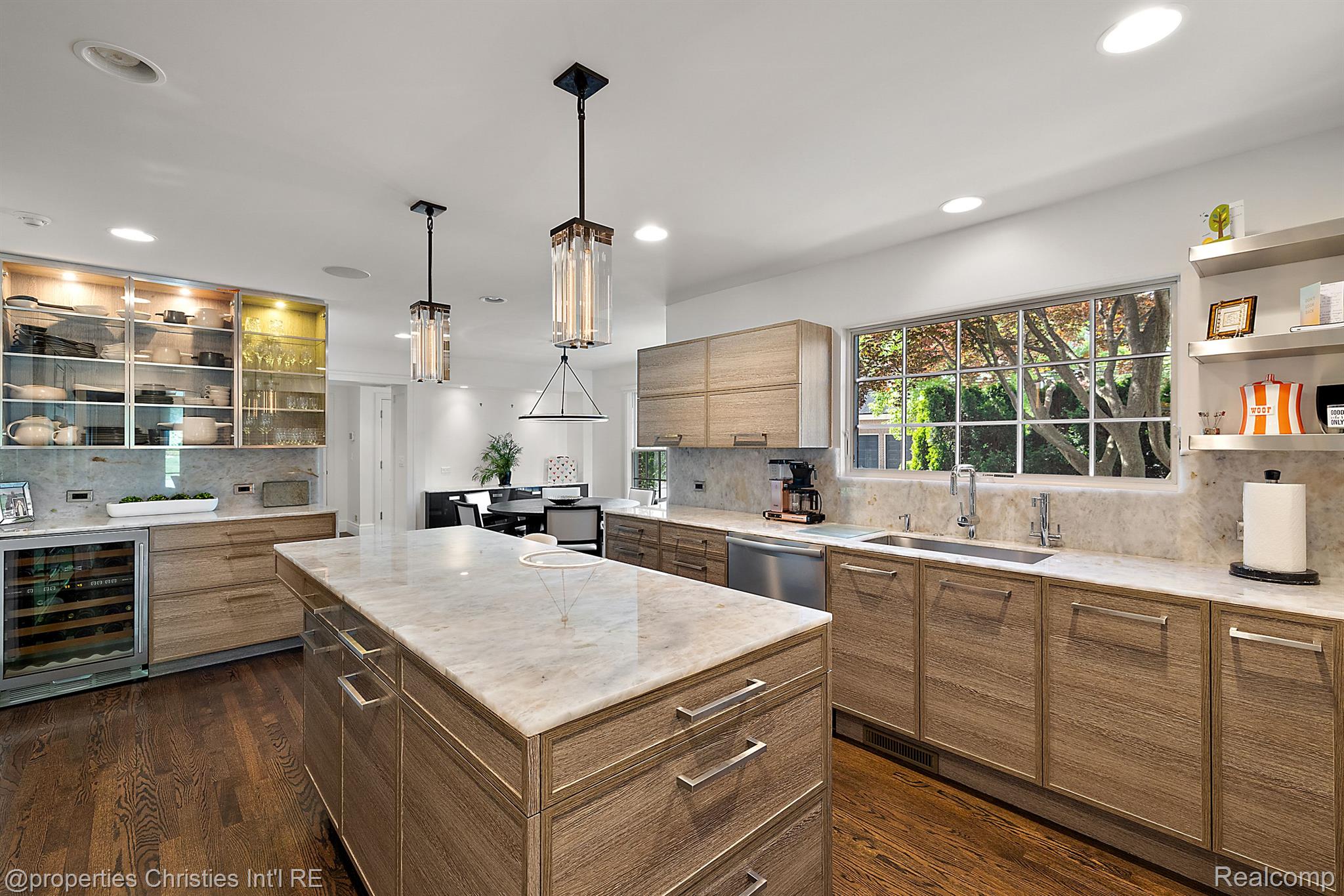 908 CHESTERFIELD Avenue