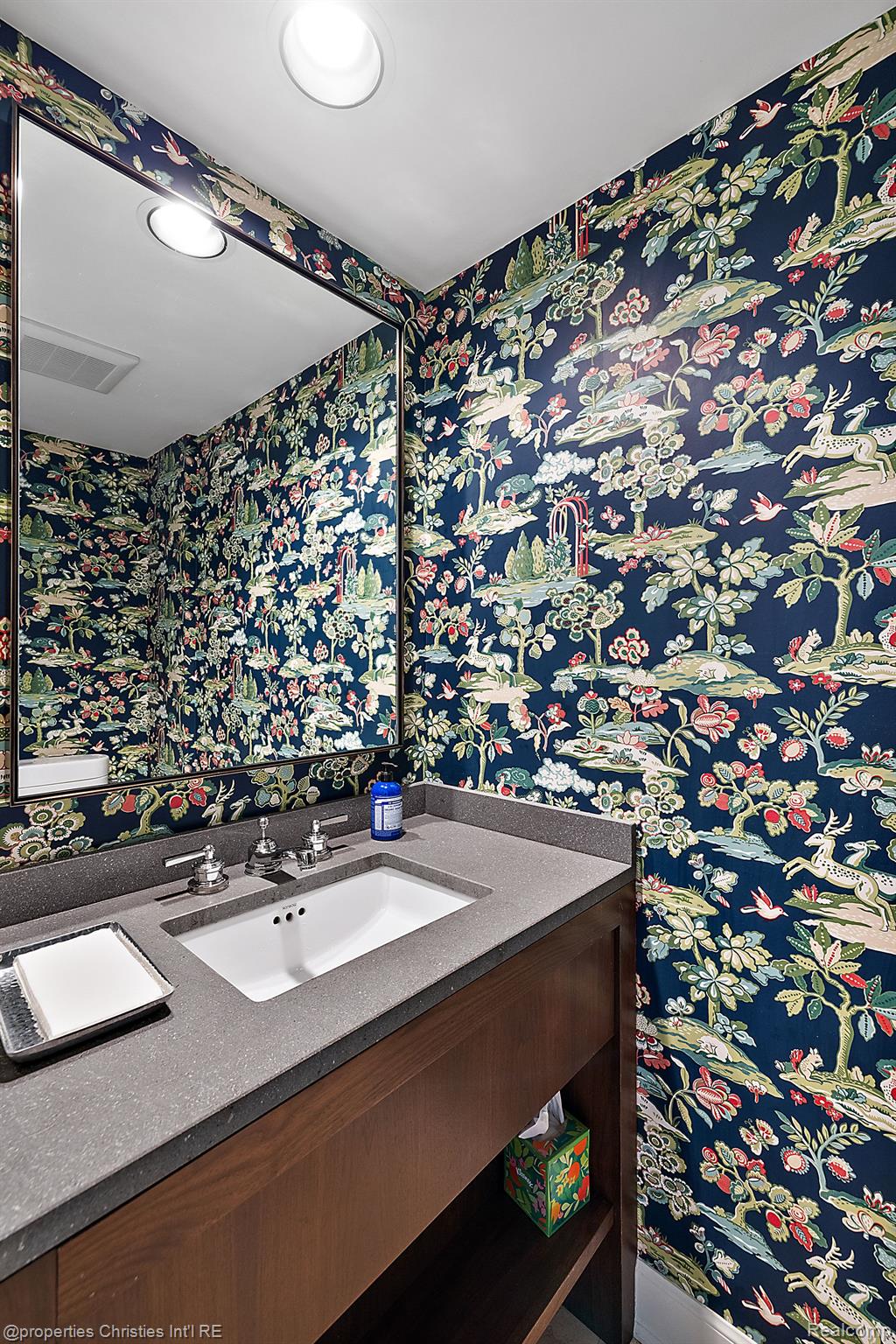 908 CHESTERFIELD Avenue