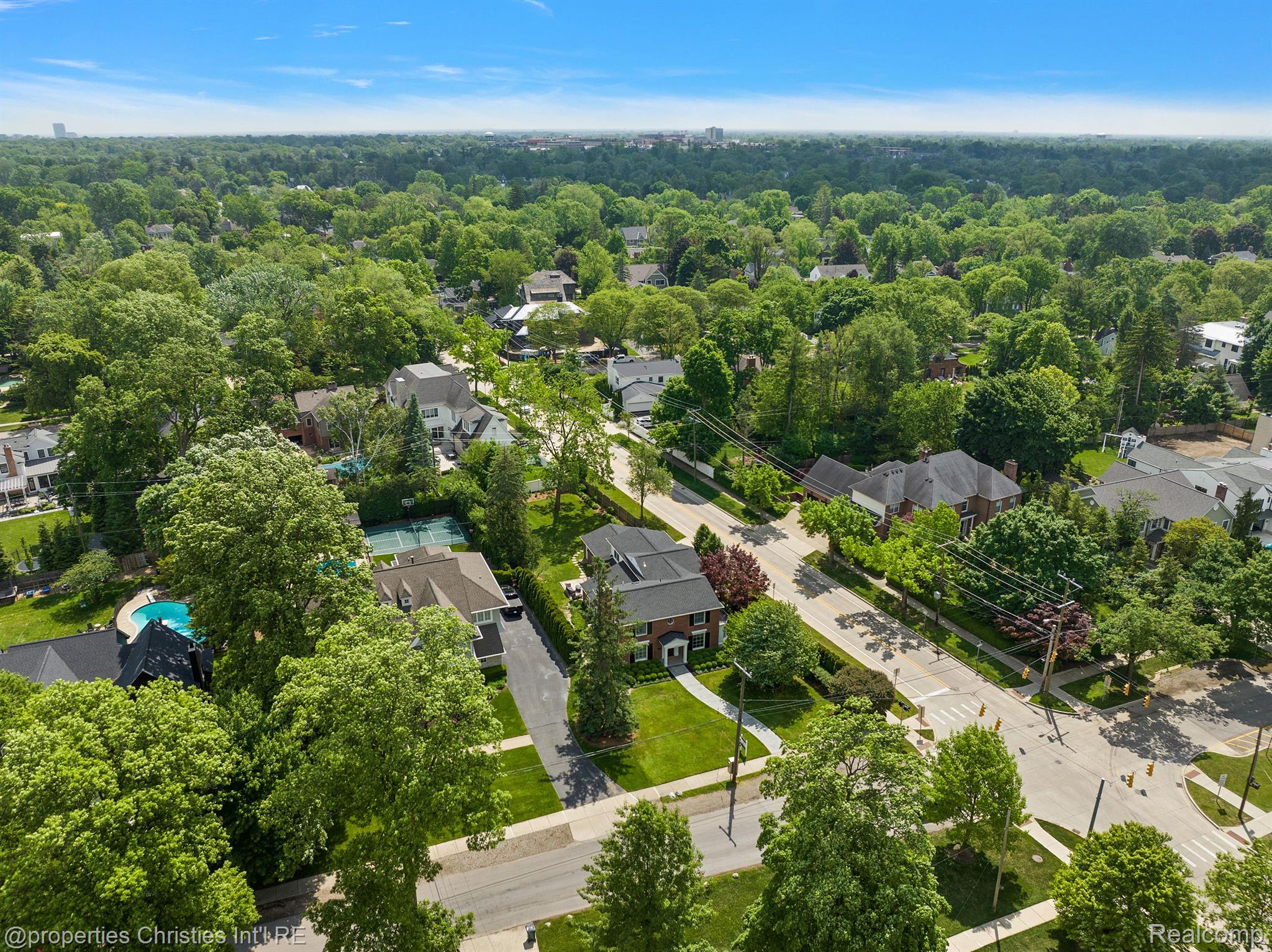 908 CHESTERFIELD Avenue