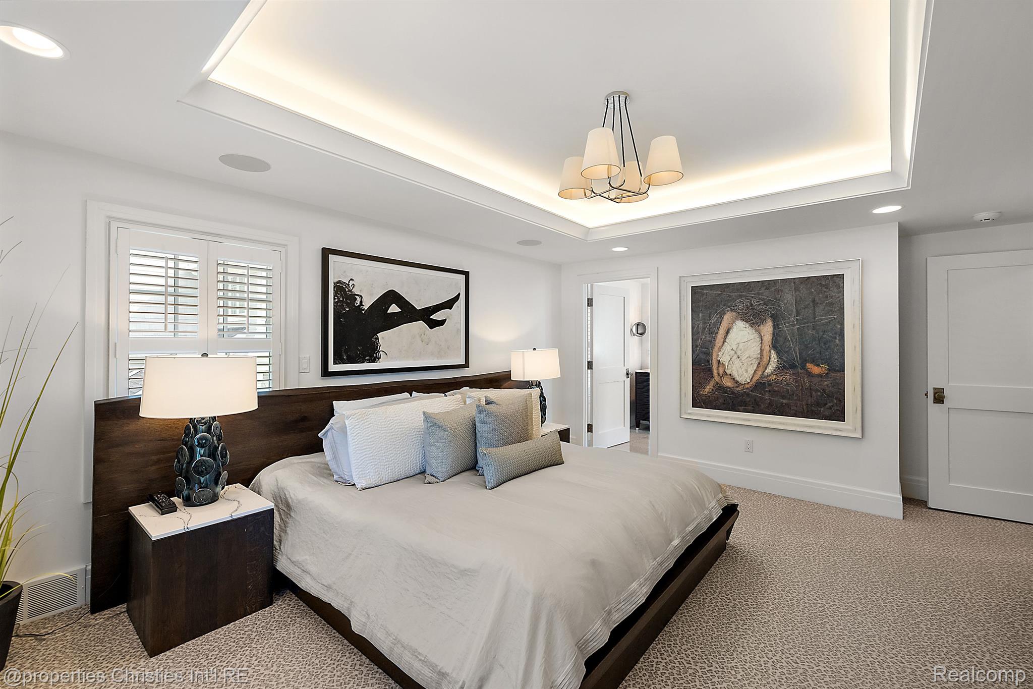 908 CHESTERFIELD Avenue