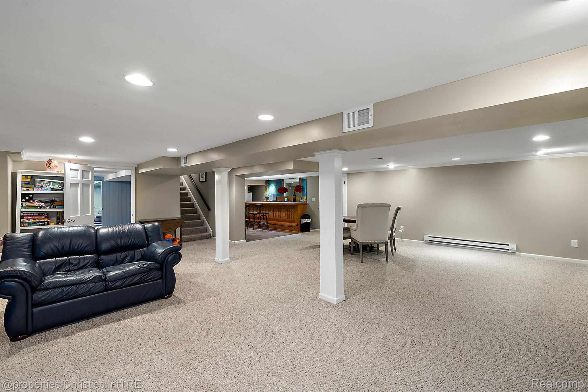 965 N CRANBROOK Road