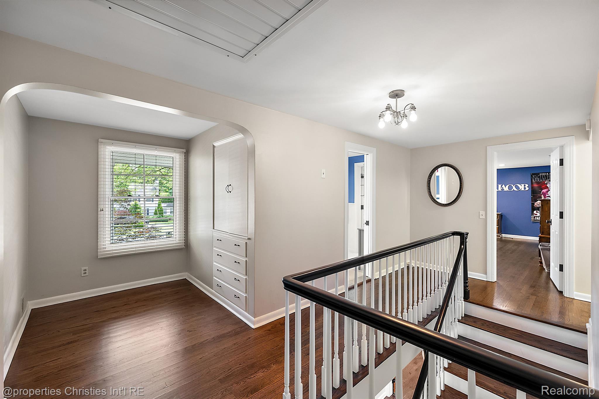 965 N CRANBROOK Road