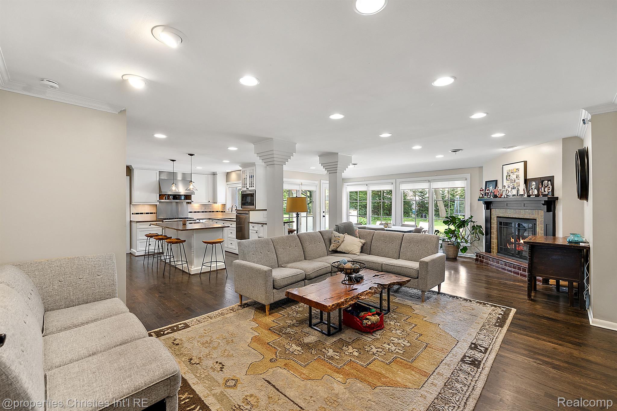 965 N CRANBROOK Road