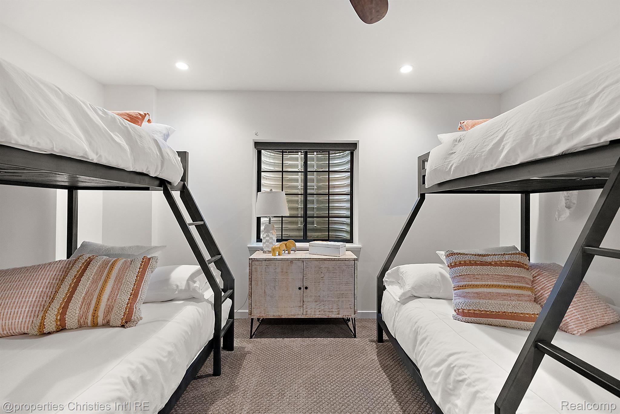 850 GREENWOOD Street