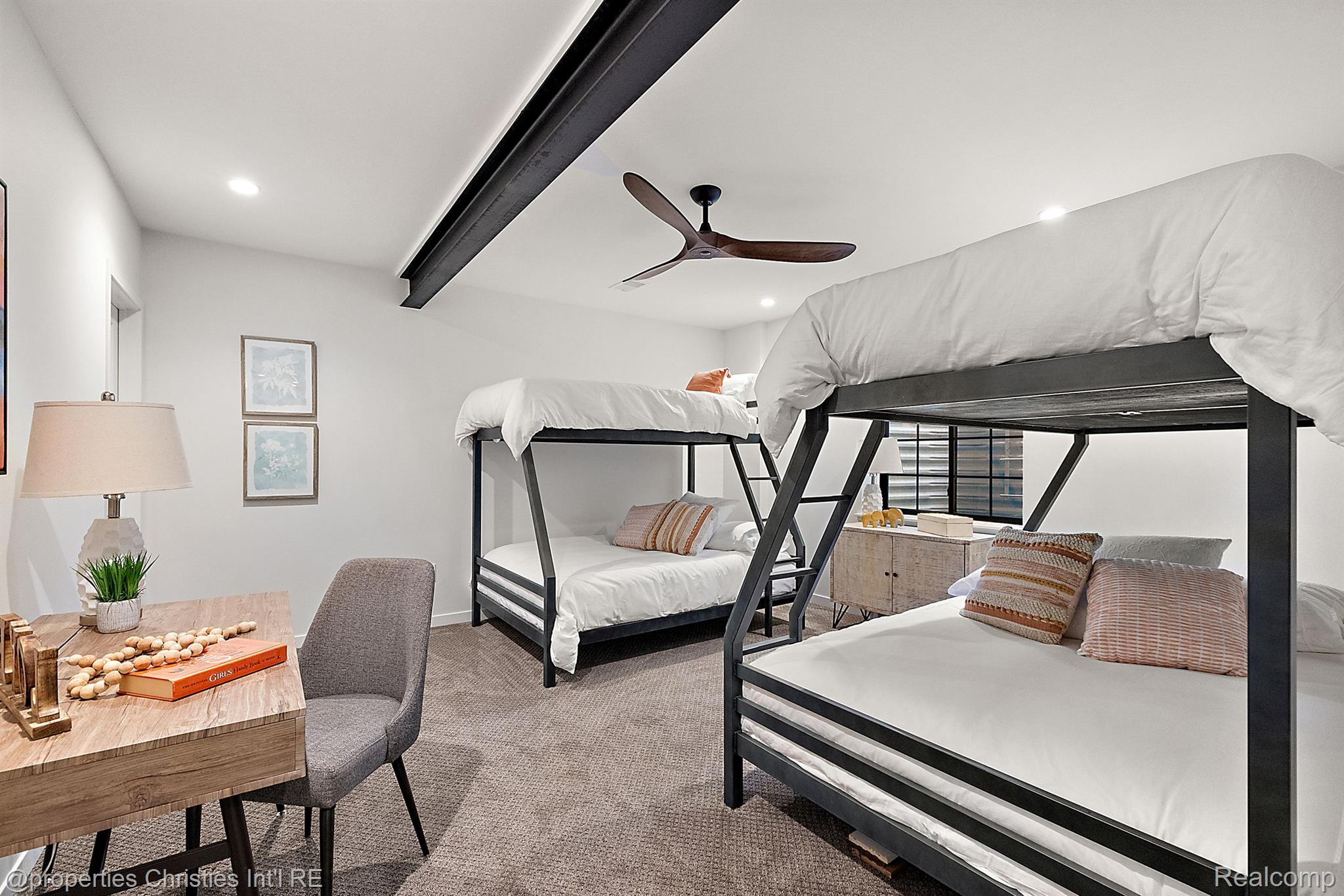 850 GREENWOOD Street