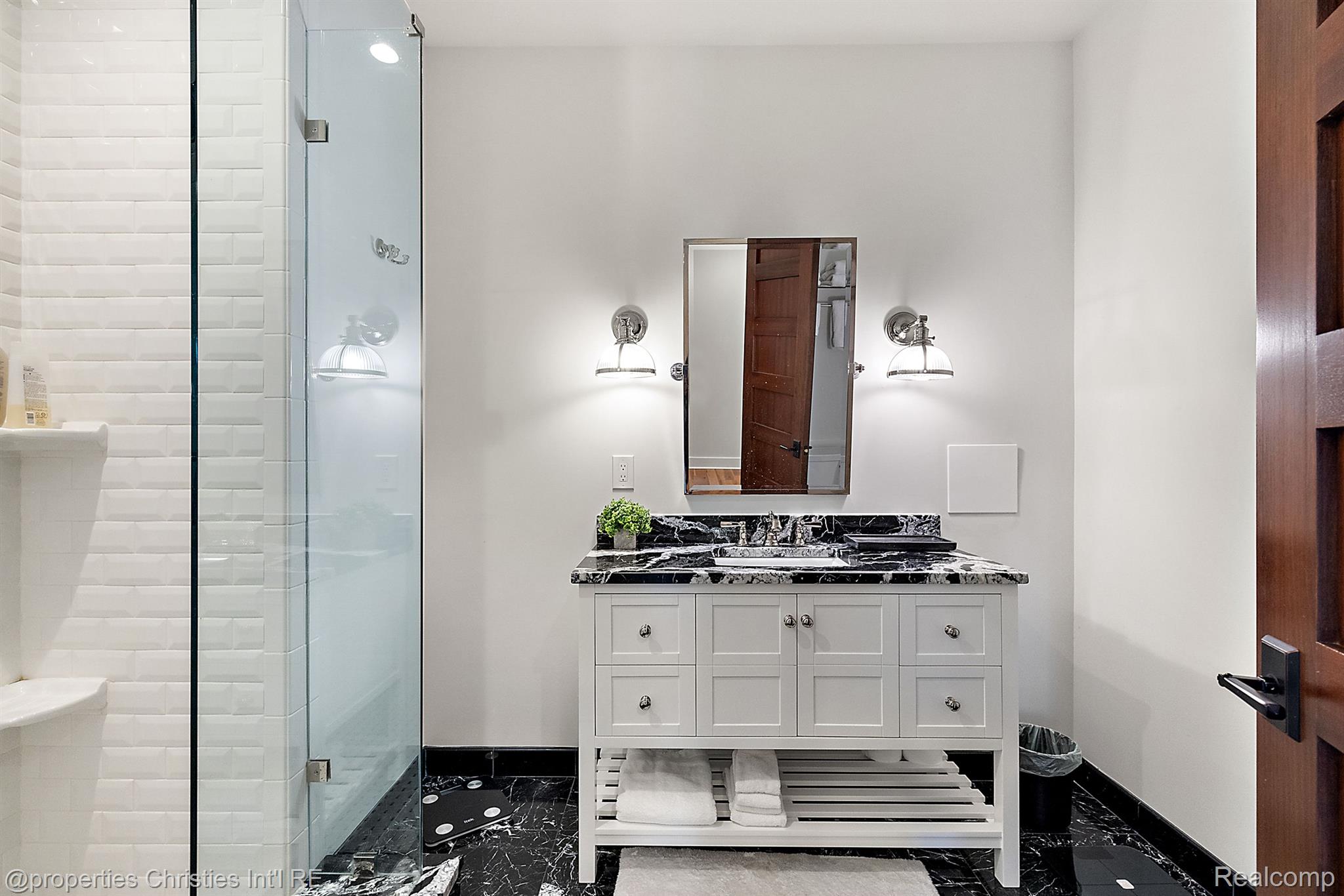 850 GREENWOOD Street